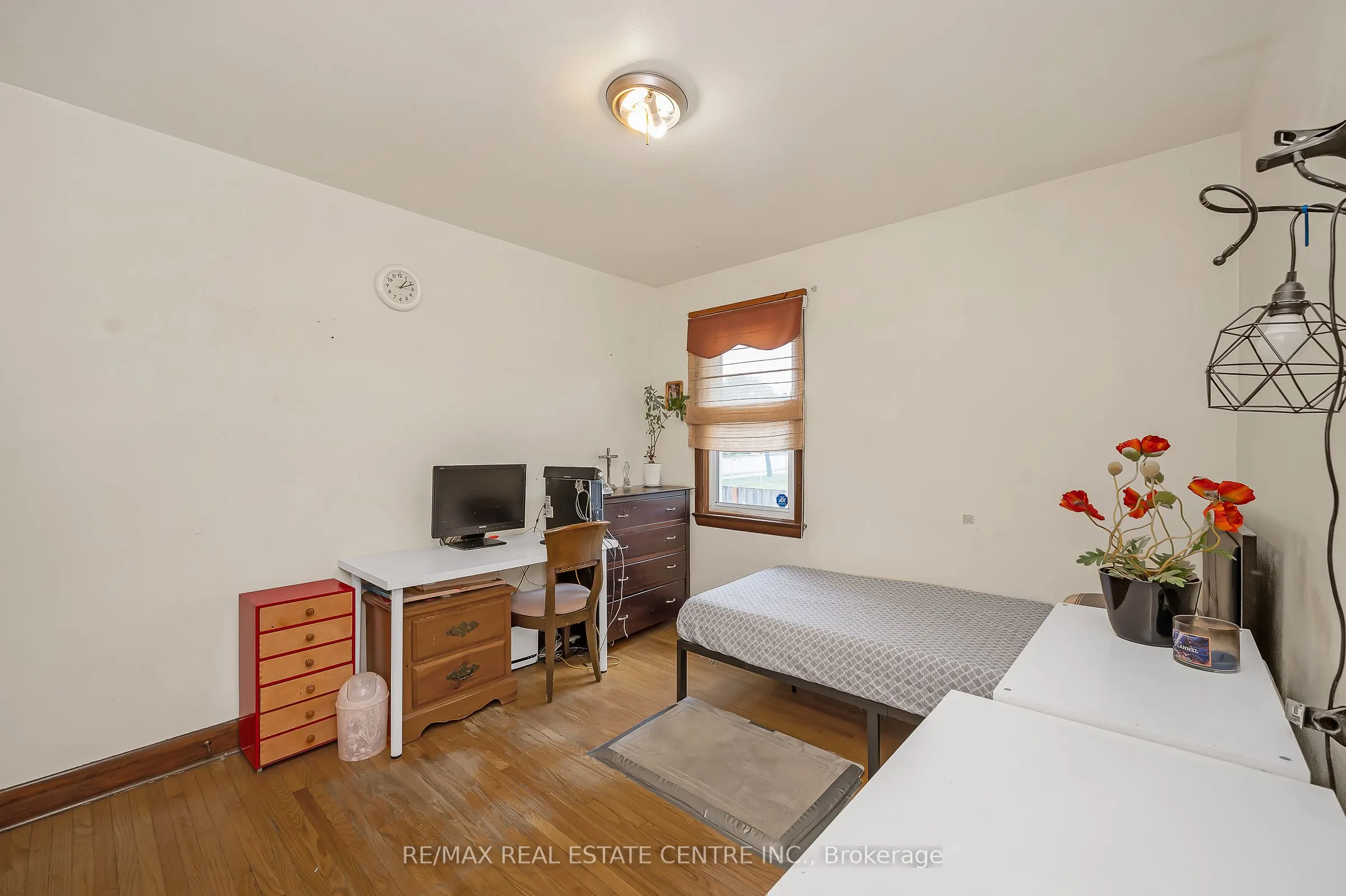 676 Upper Wentworth Street