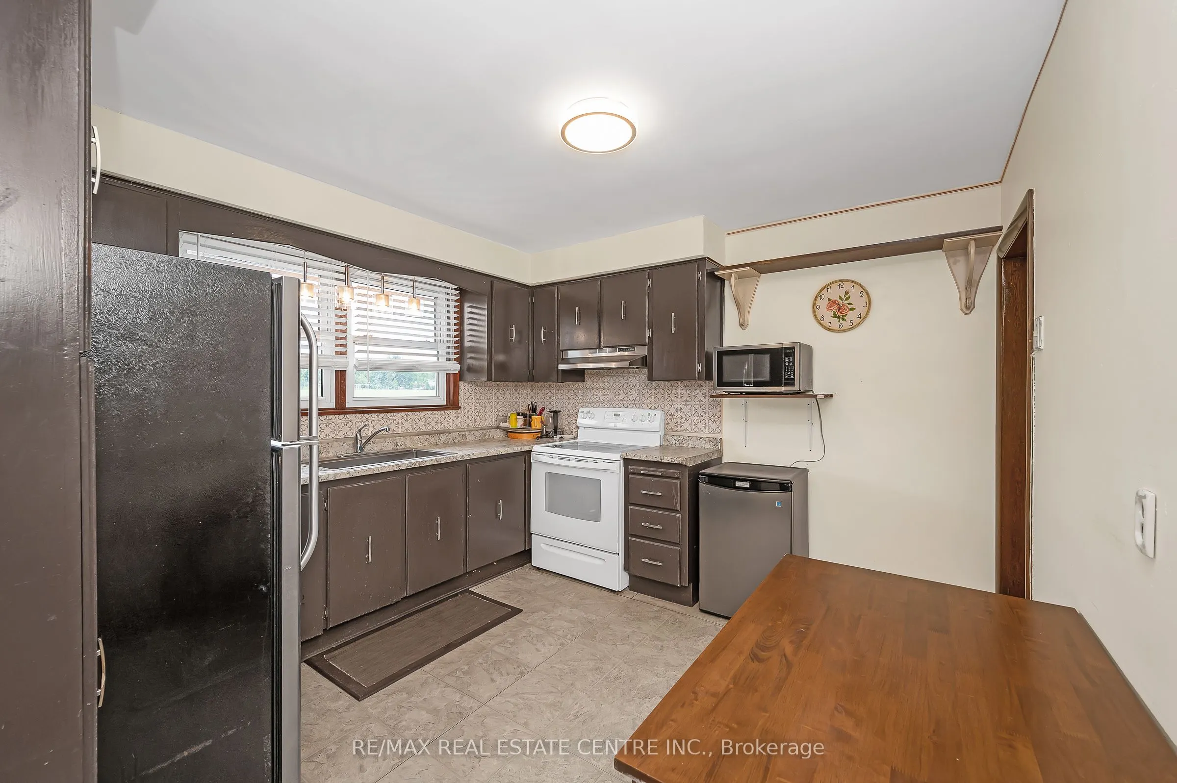 676 Upper Wentworth Street