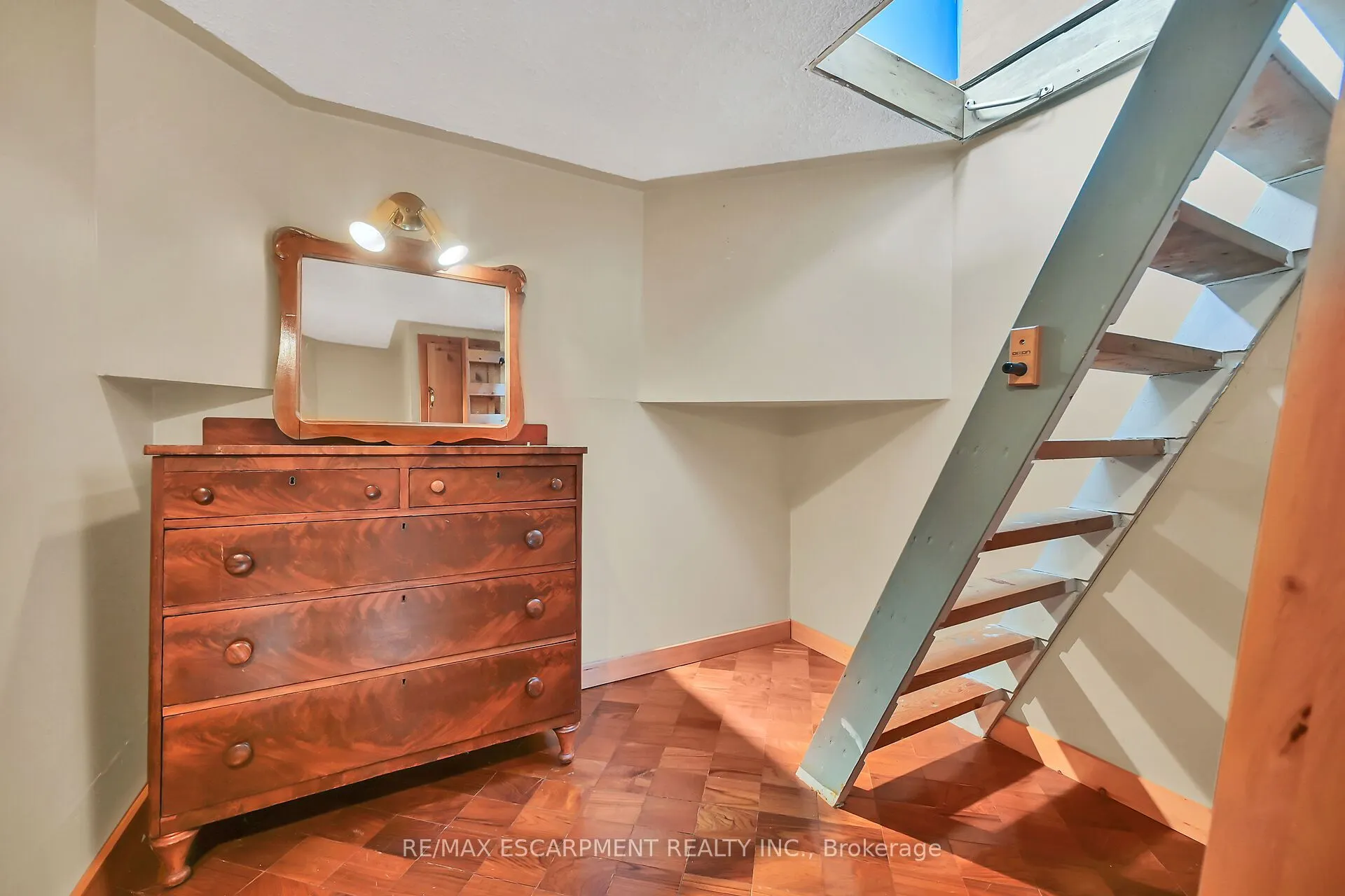 271 Blue Water Parkway