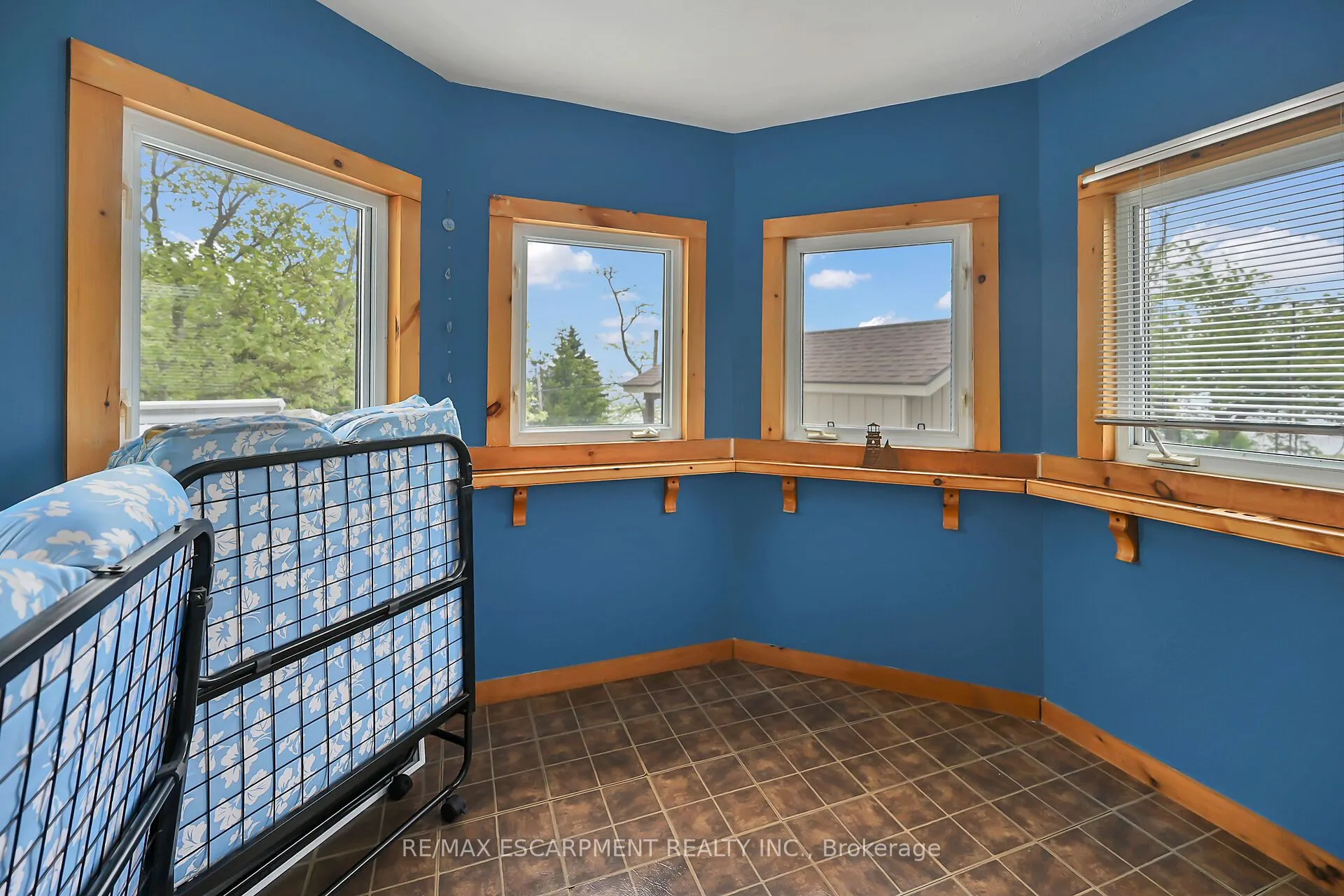 271 Blue Water Parkway