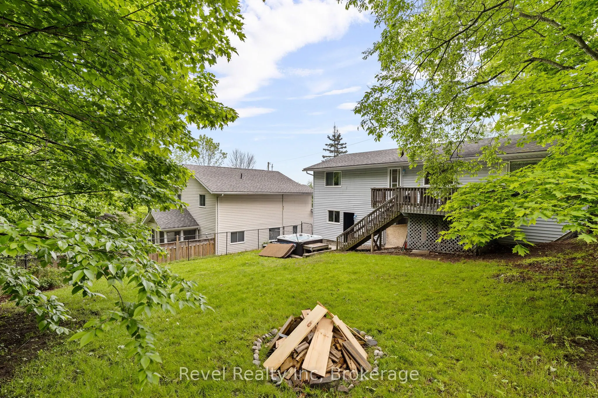 35 Macklaim Drive