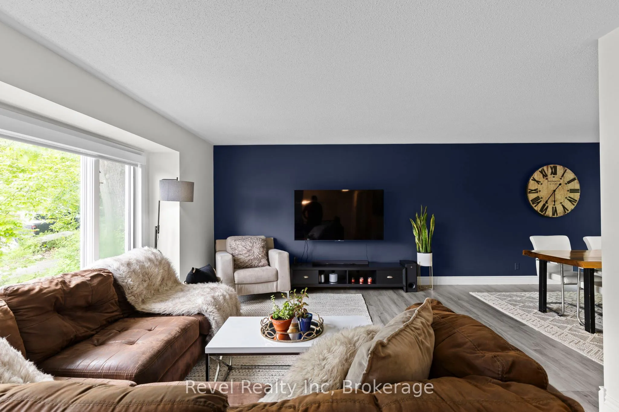 35 Macklaim Drive