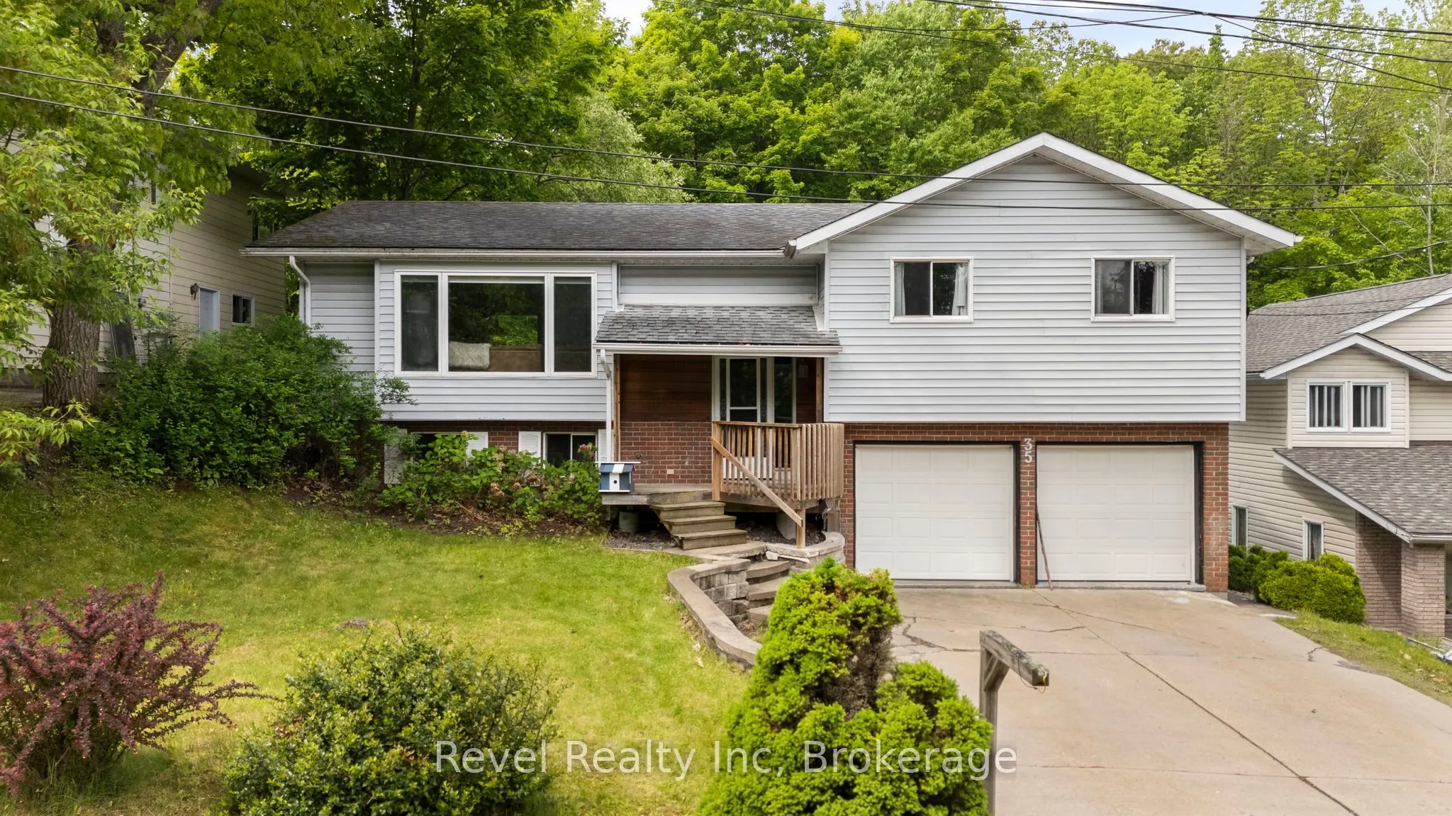 35 Macklaim Drive
