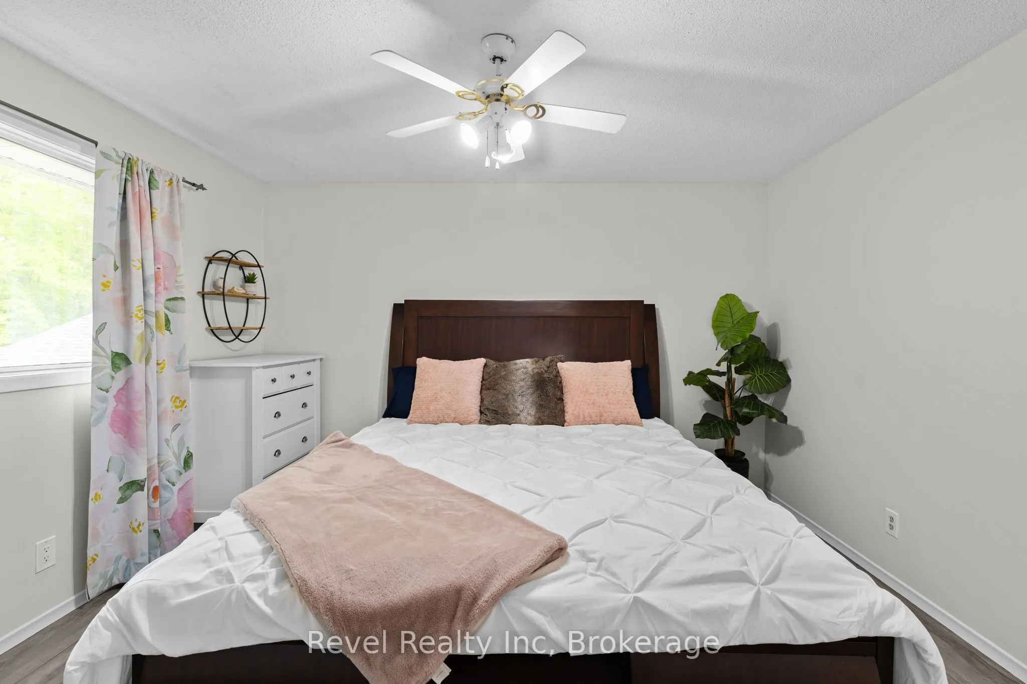 35 Macklaim Drive