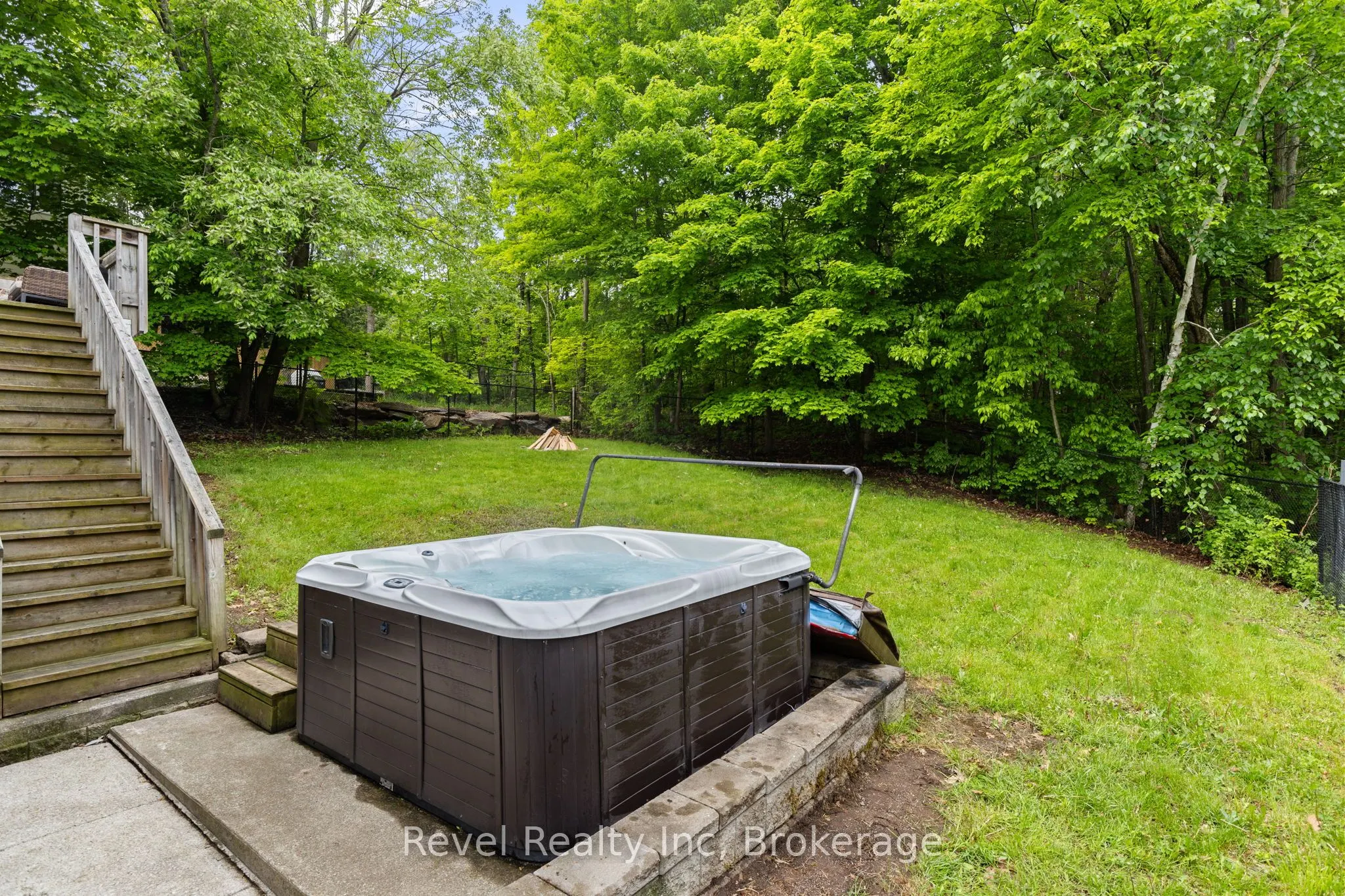 35 Macklaim Drive