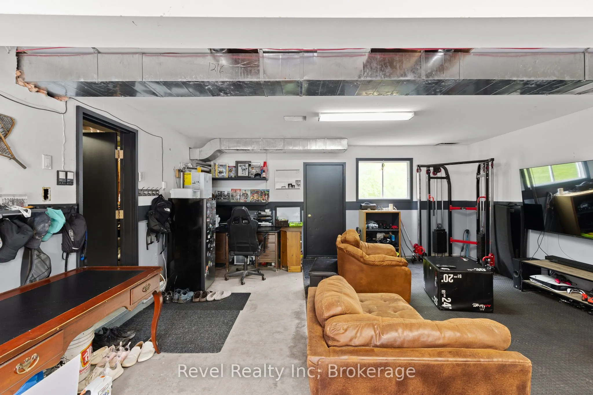 35 Macklaim Drive