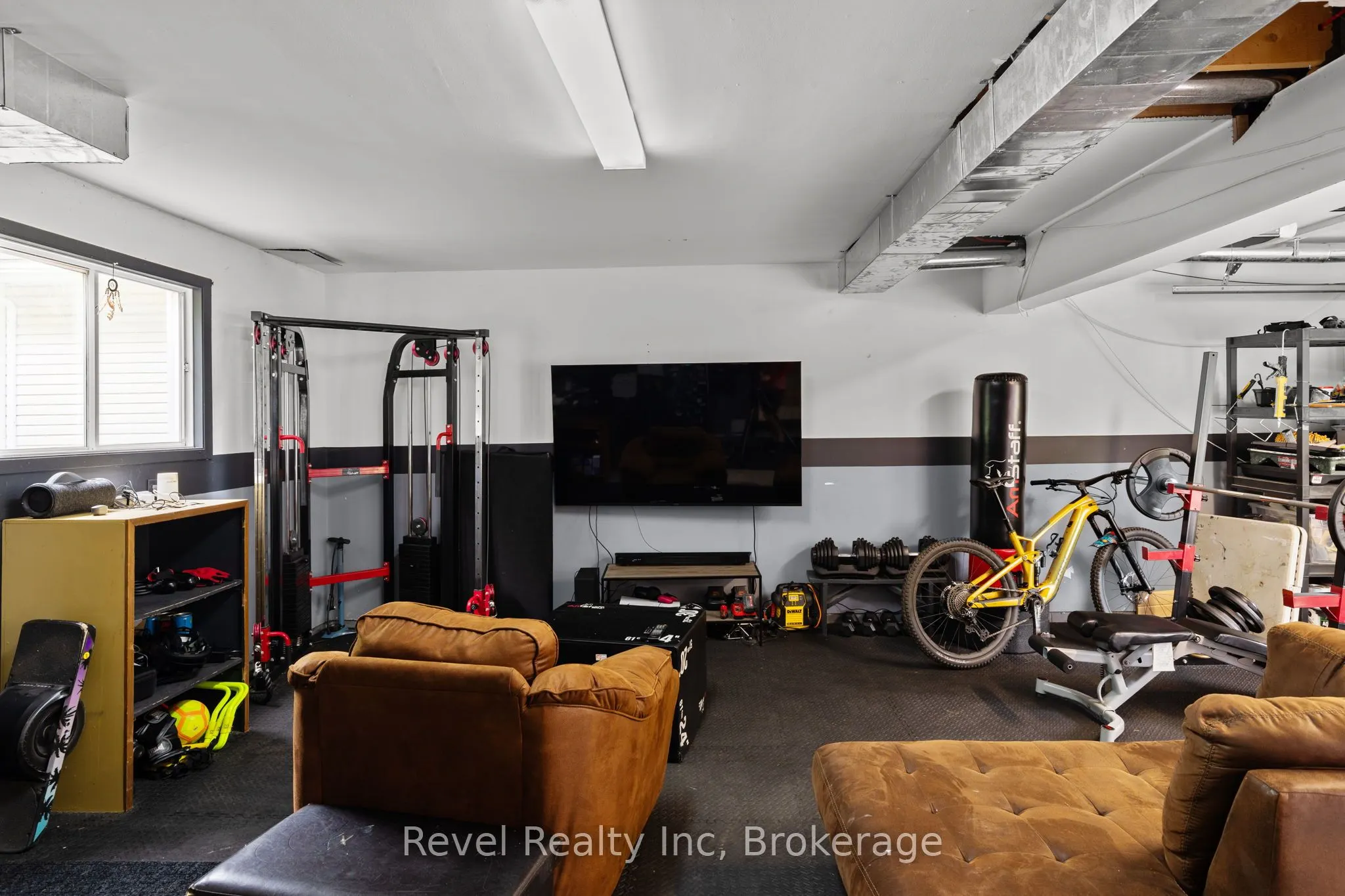 35 Macklaim Drive