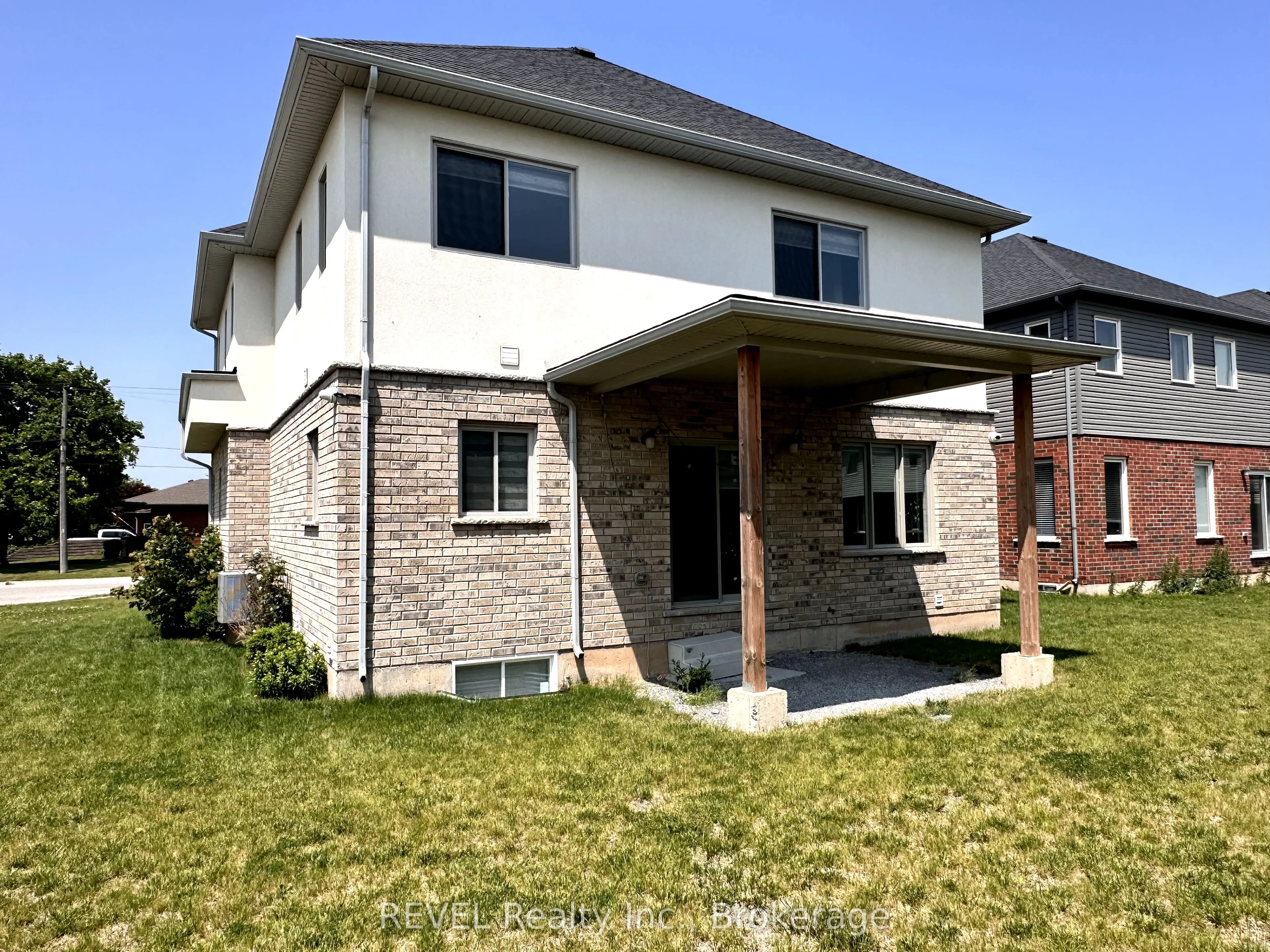 186 Mccabe Avenue