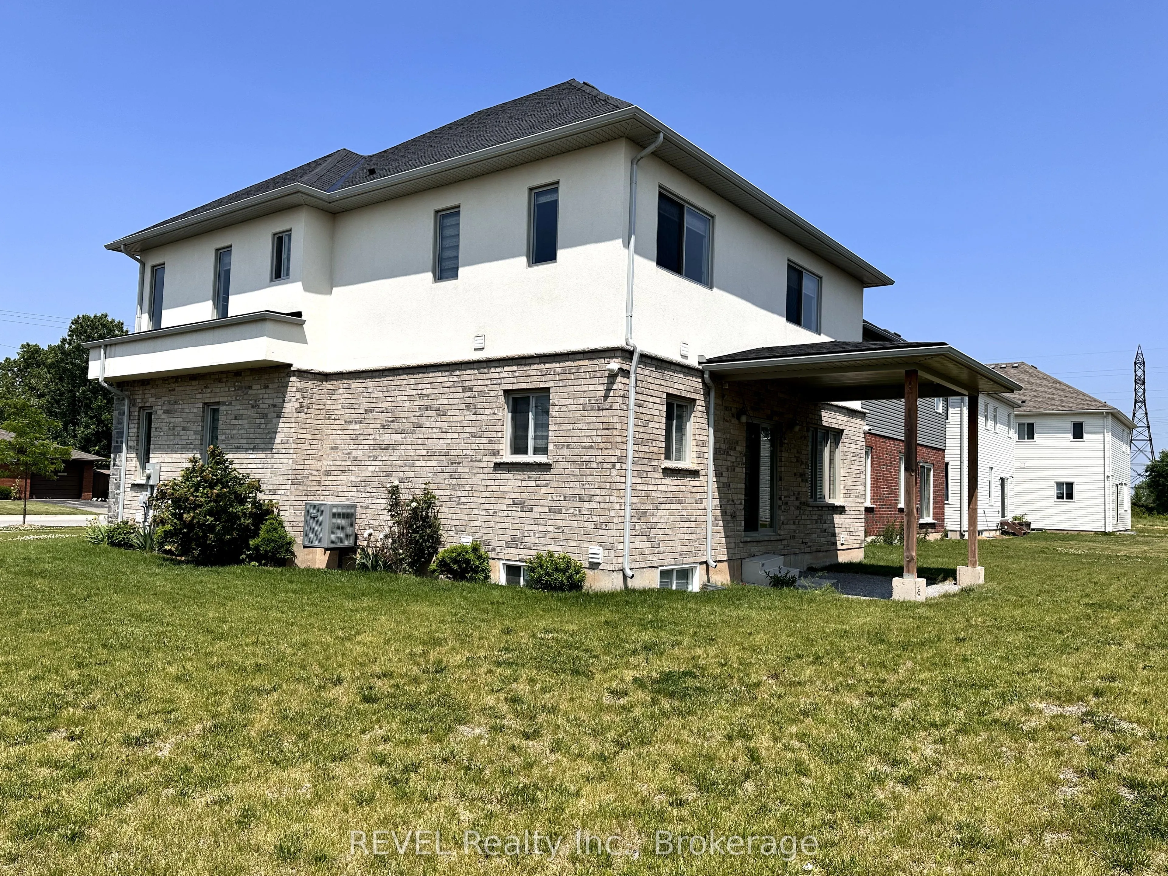 186 Mccabe Avenue