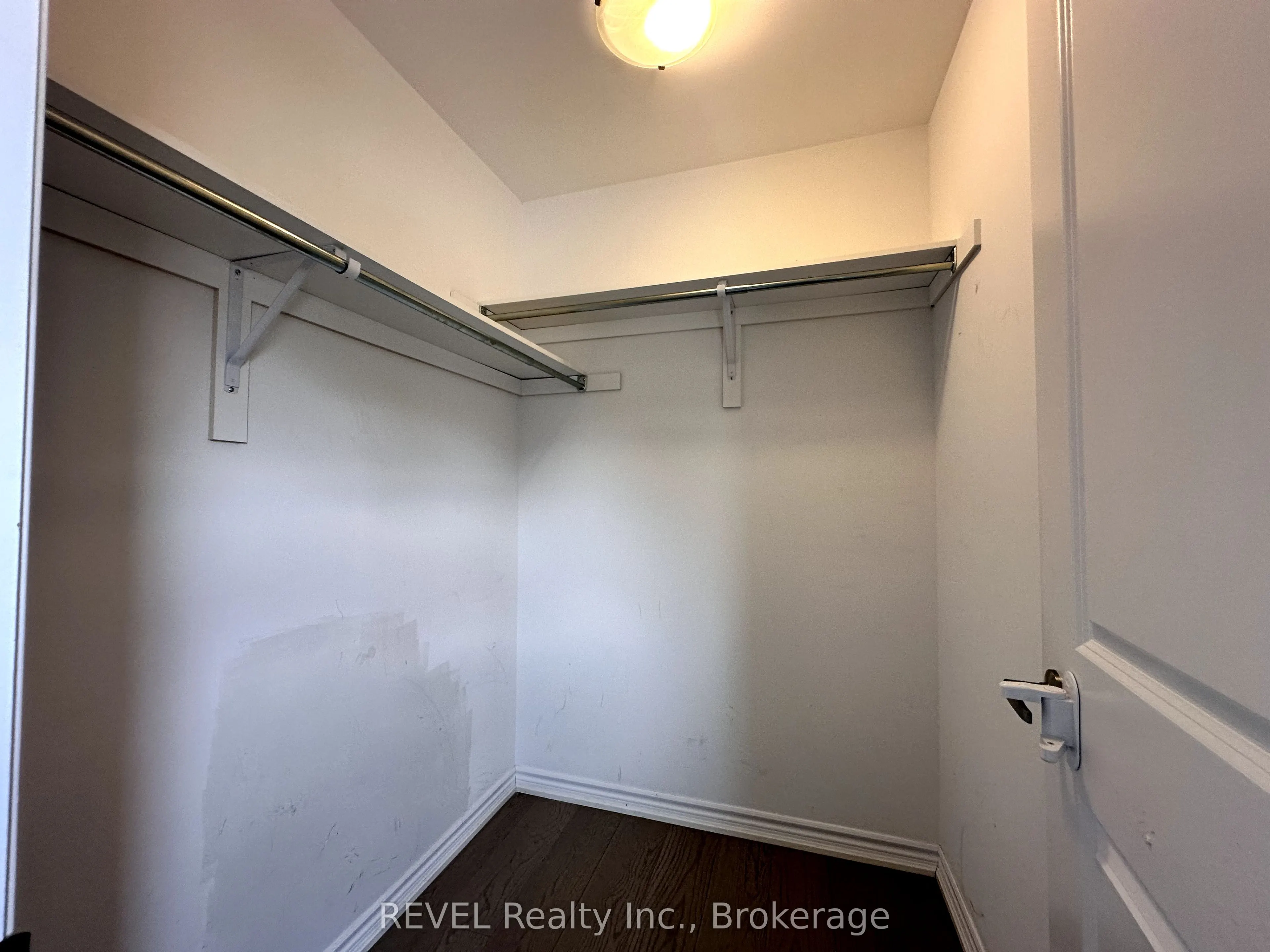 186 Mccabe Avenue