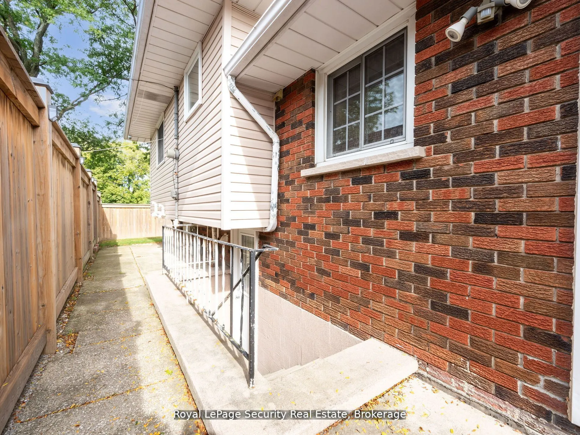 2 Maitland Avenue