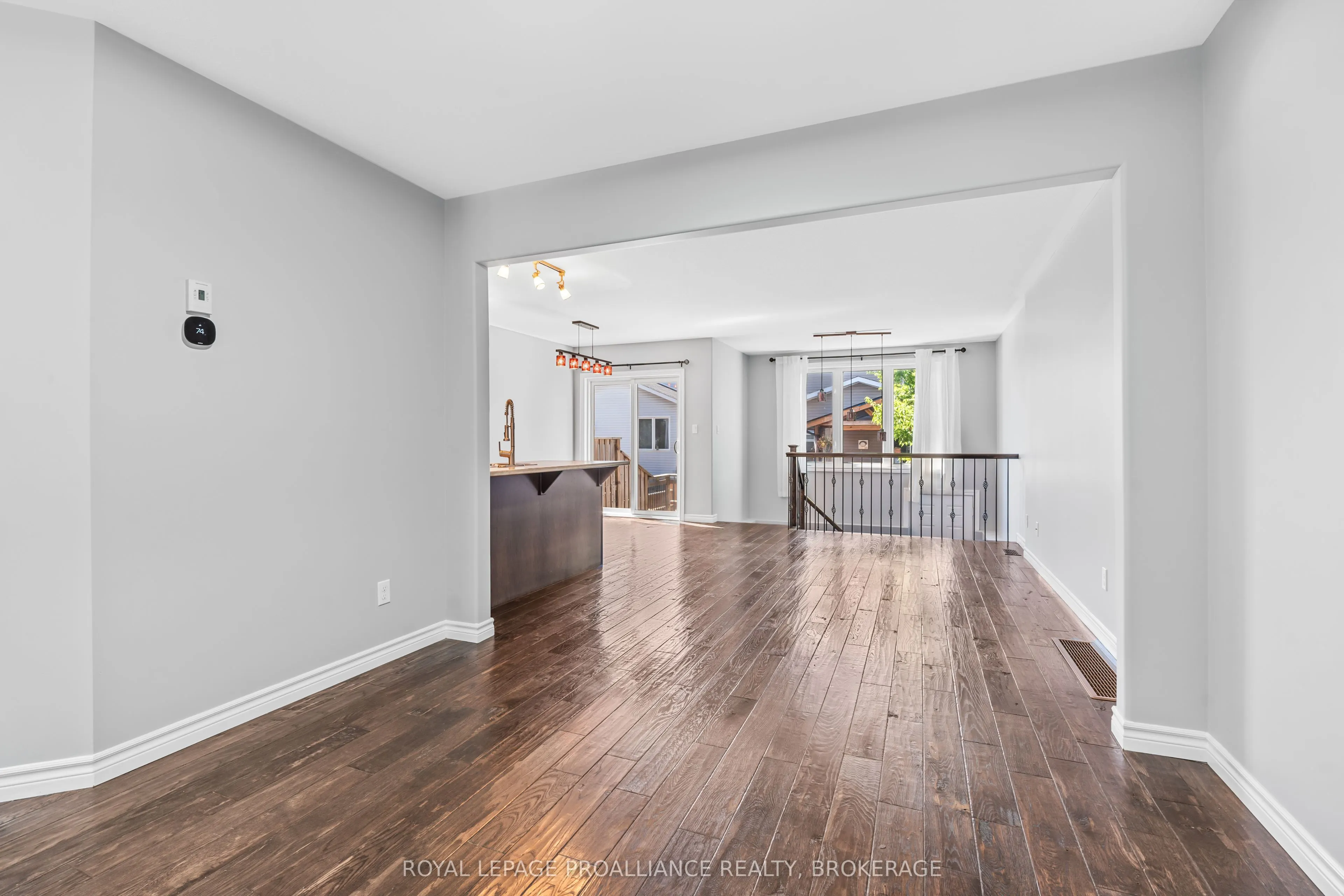1584 Davenport Crescent
