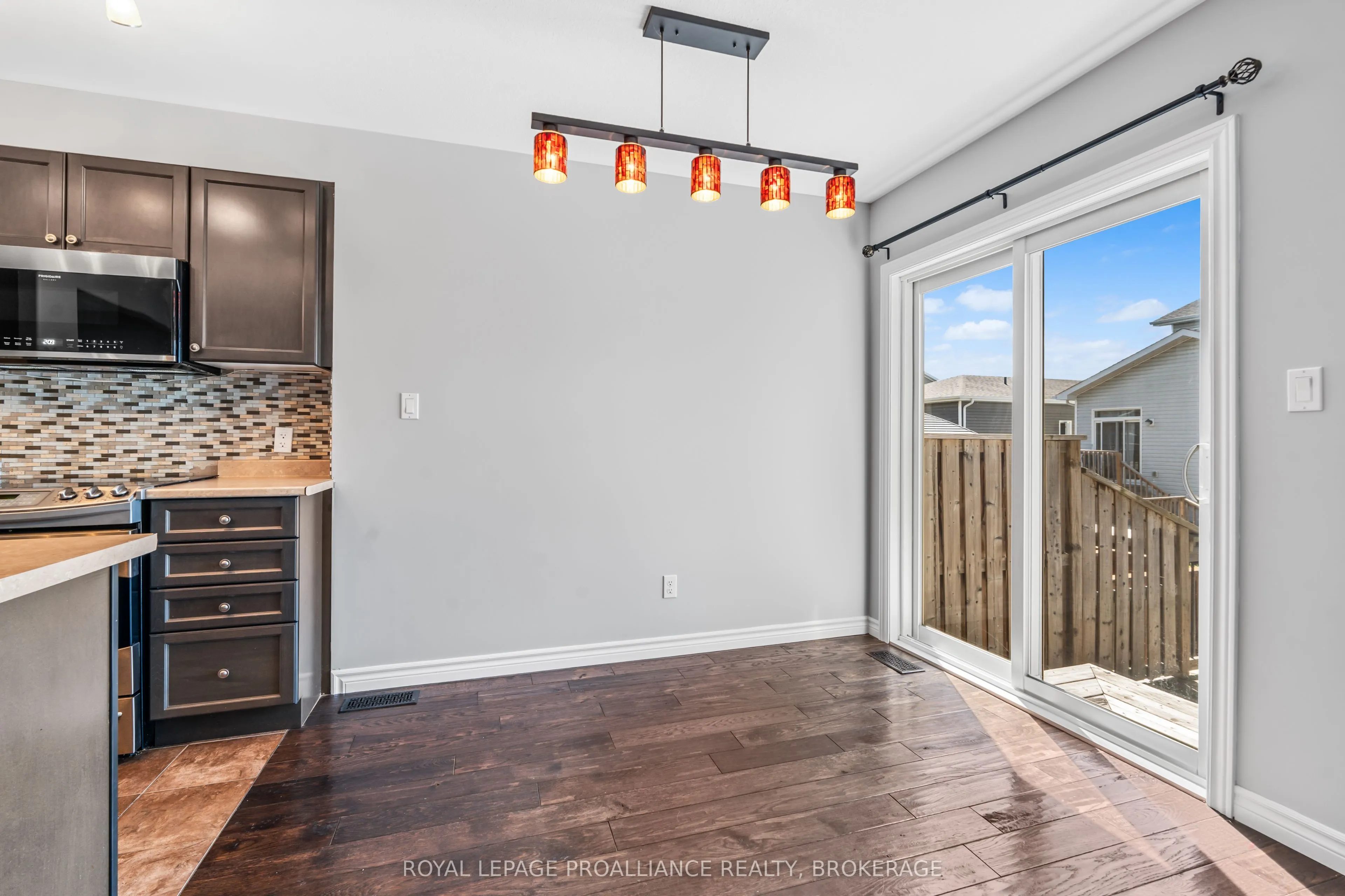 1584 Davenport Crescent