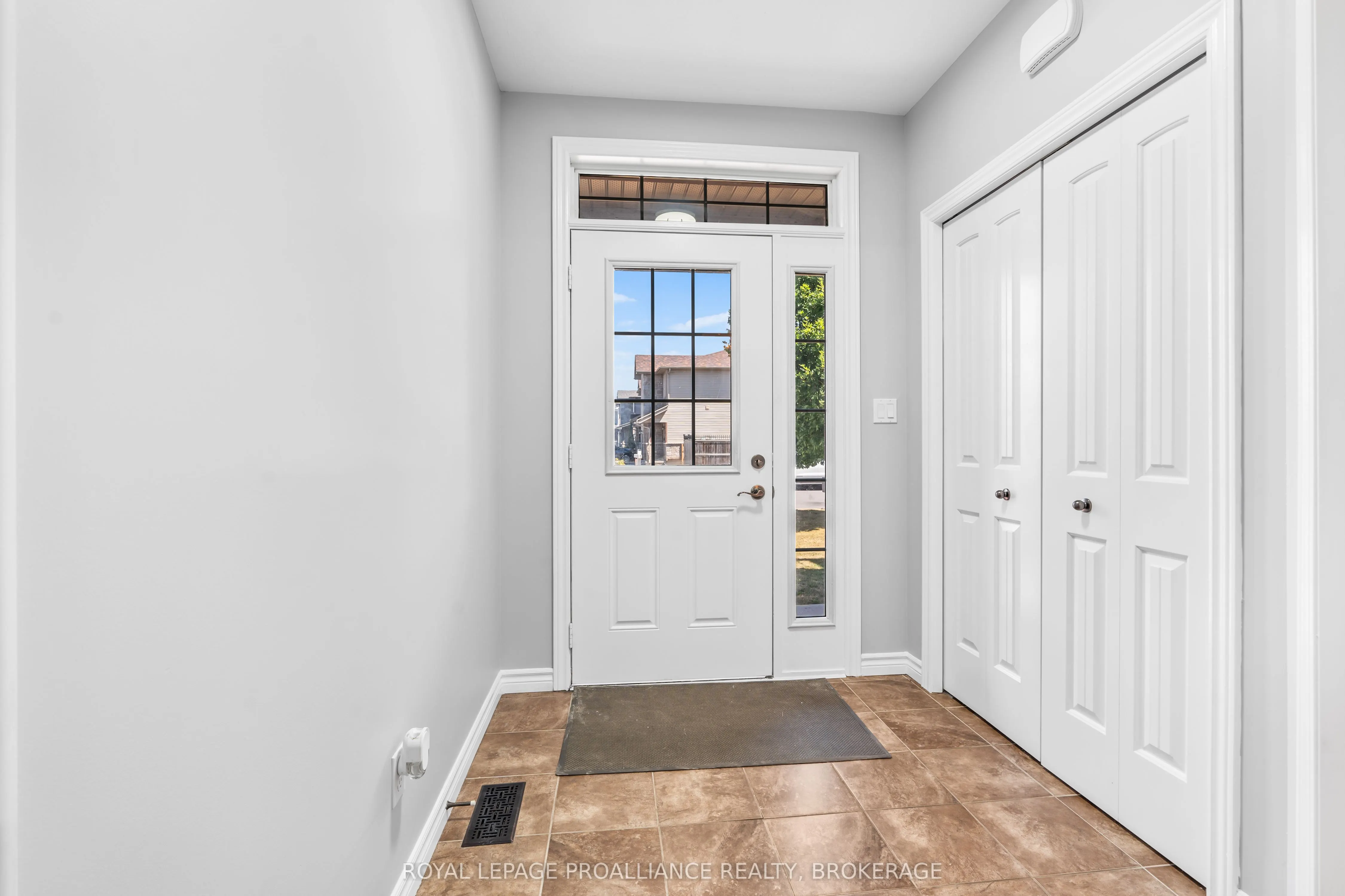 1584 Davenport Crescent