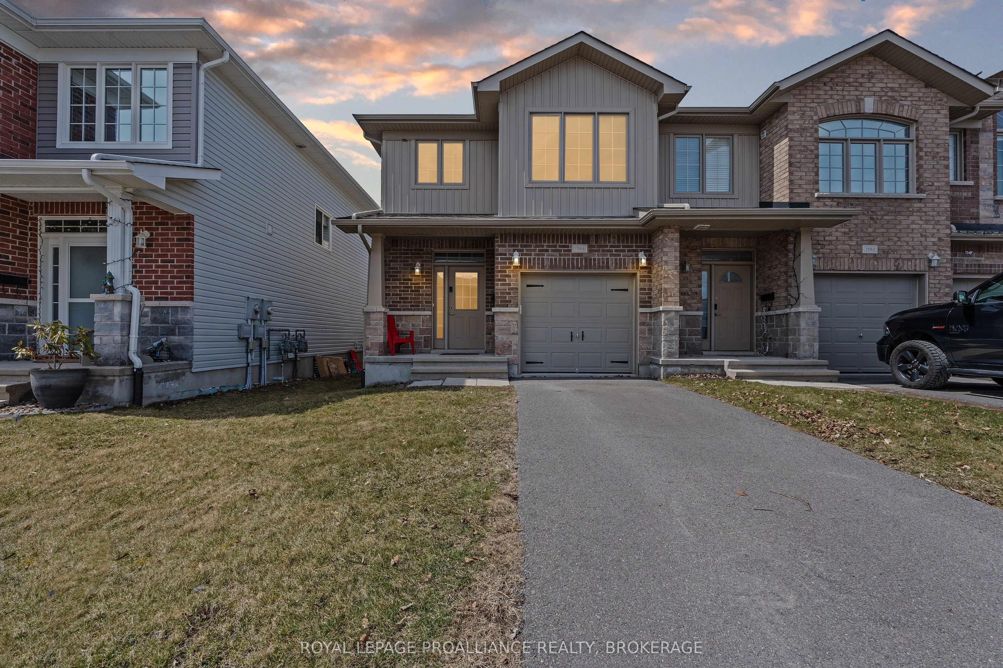 1584 Davenport Crescent