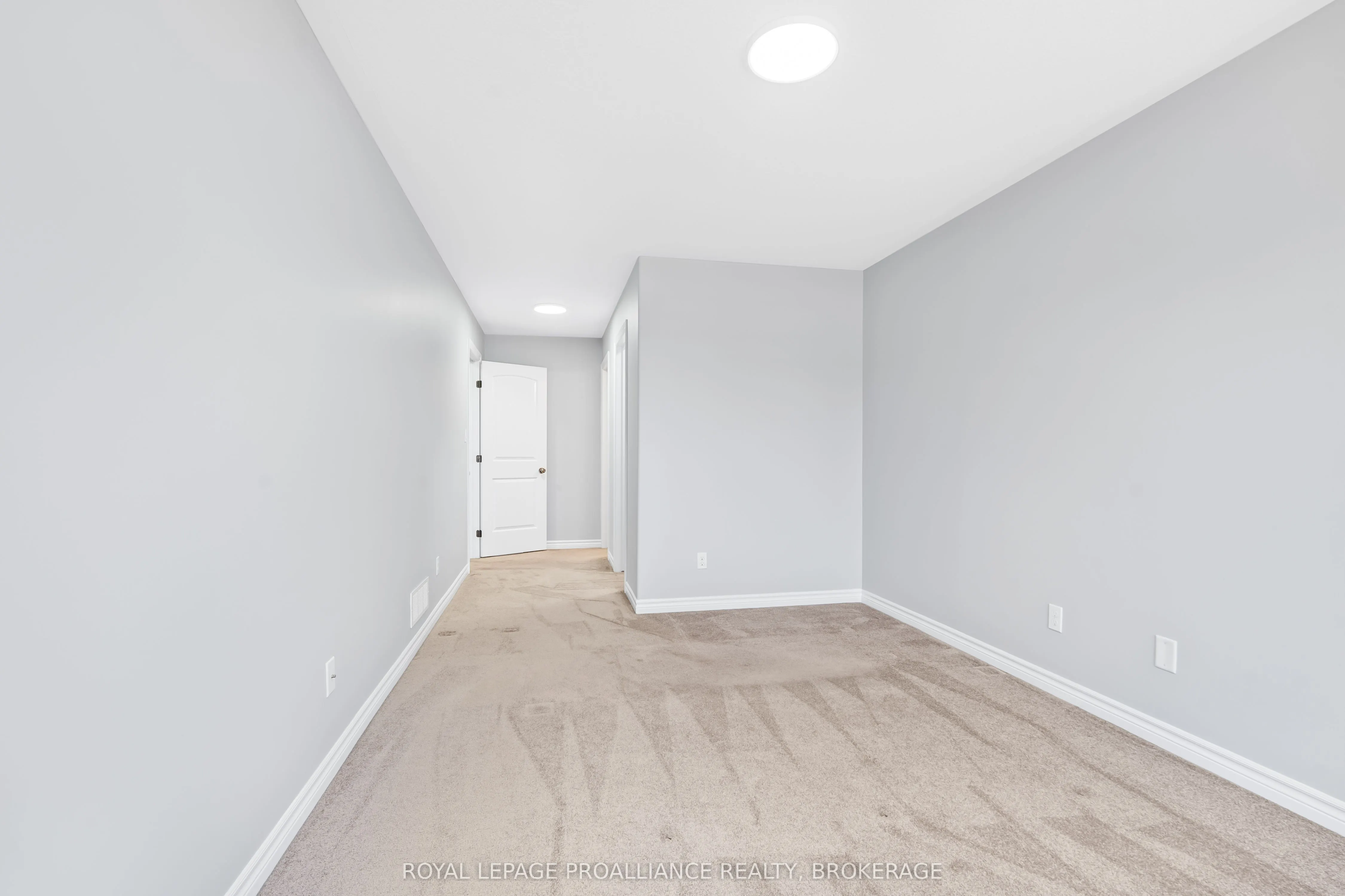 1584 Davenport Crescent