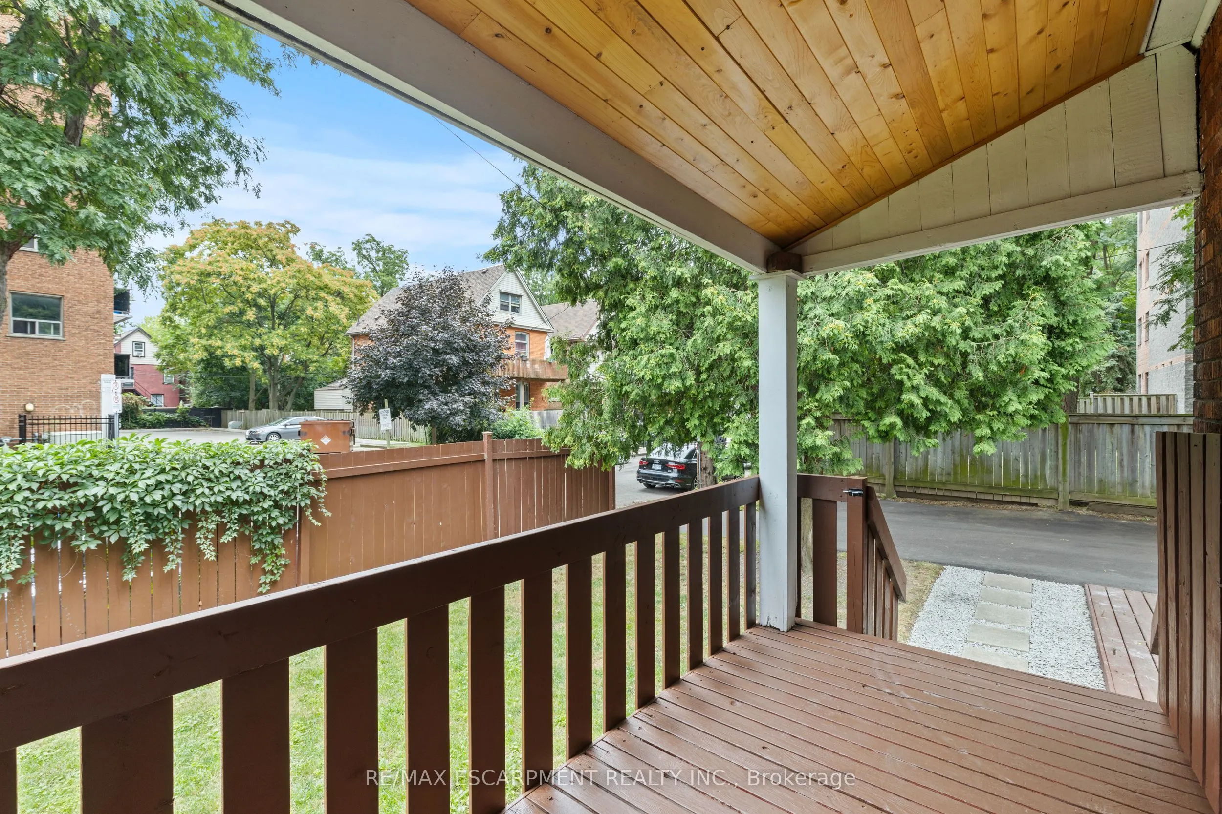 32 Webber Avenue