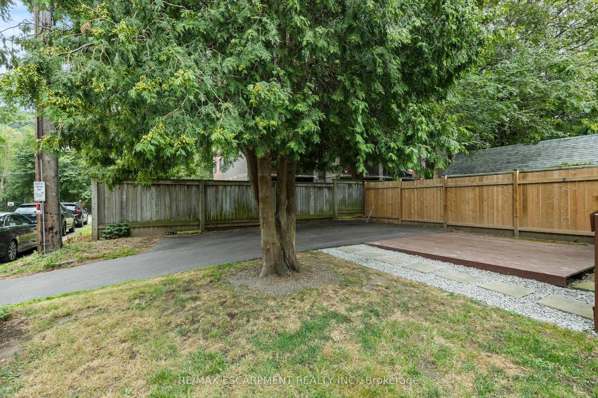 32 Webber Avenue