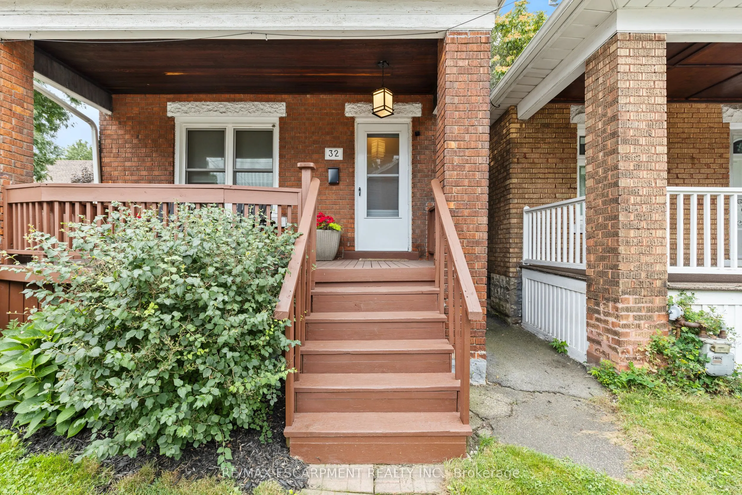 32 Webber Avenue