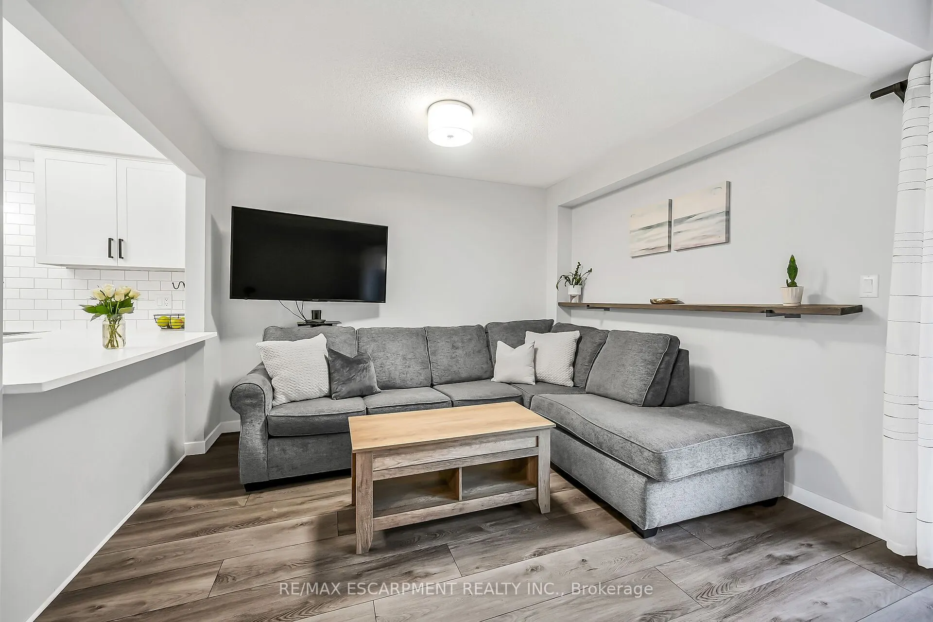 54 Argyle Street S, #2