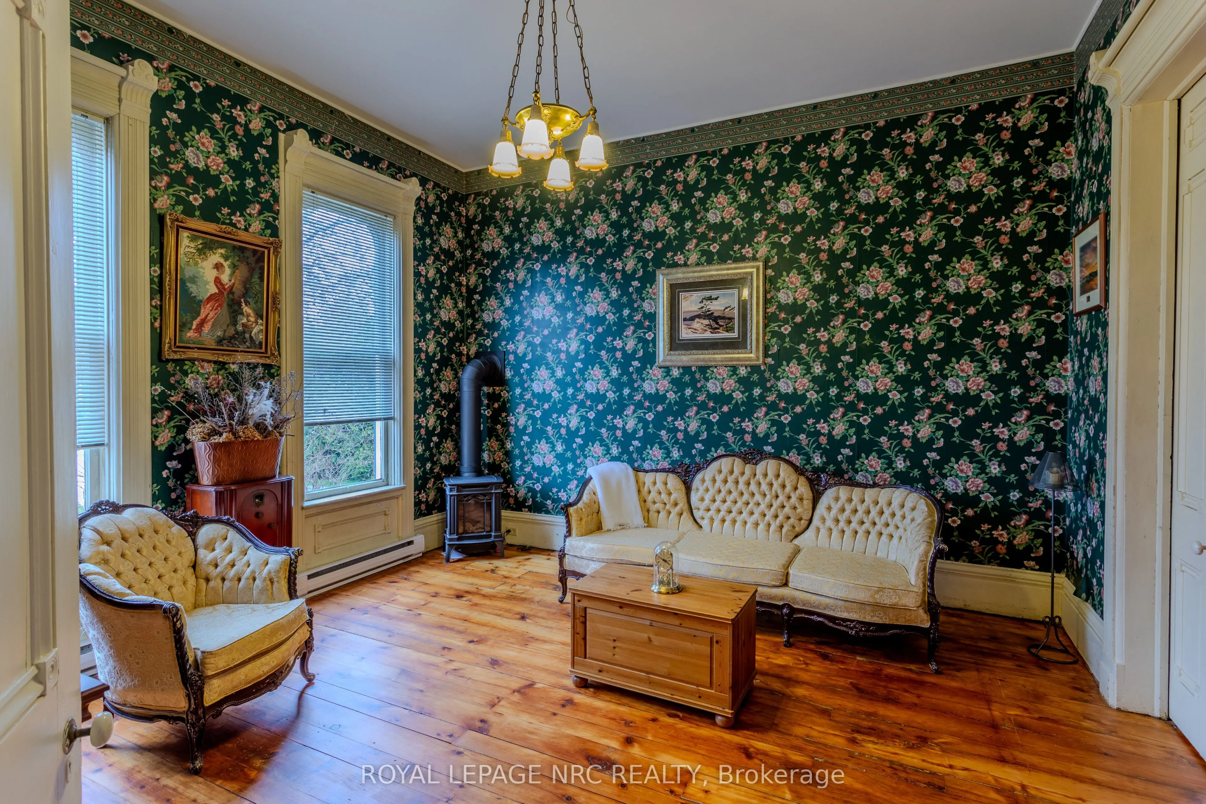 348 Ridge Road N