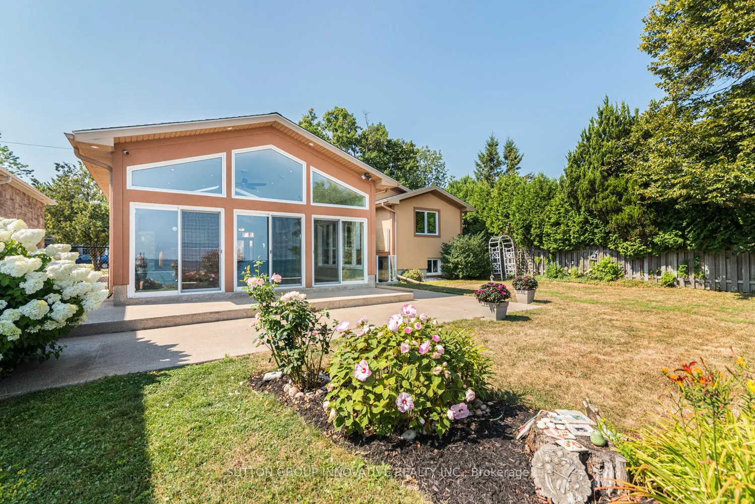 38 Lakeside Drive