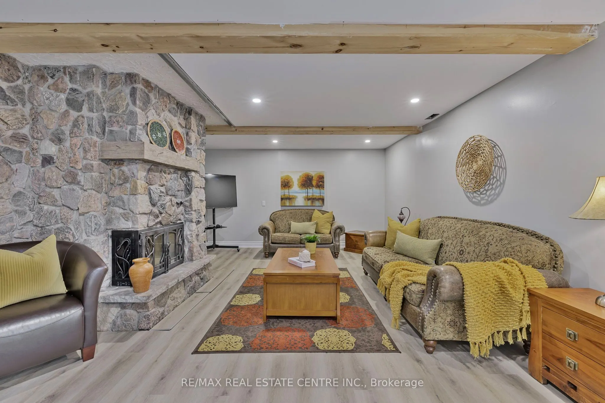 74019 24 - 25 Side Road