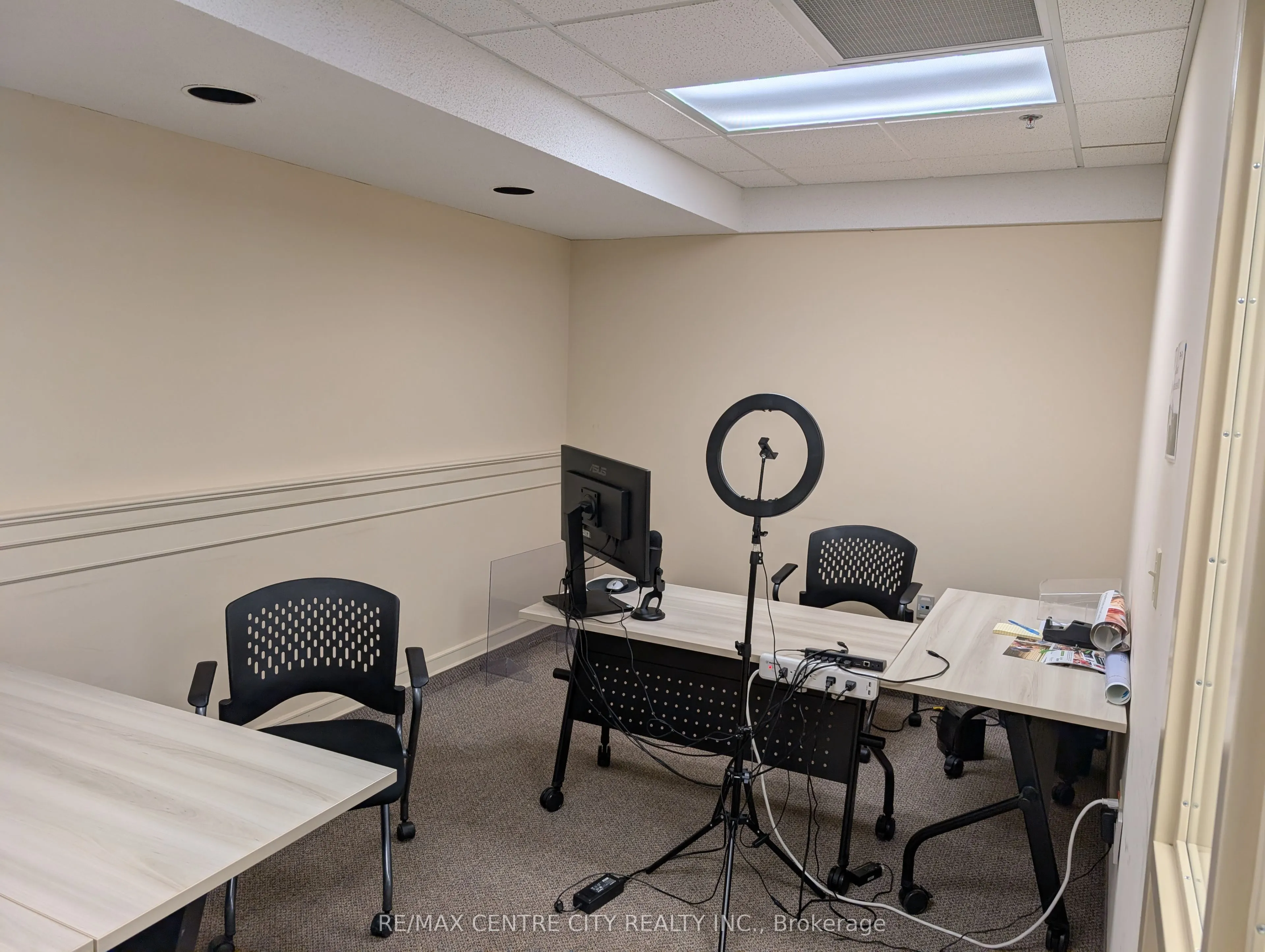 379 Dundas Street, #Remarks
