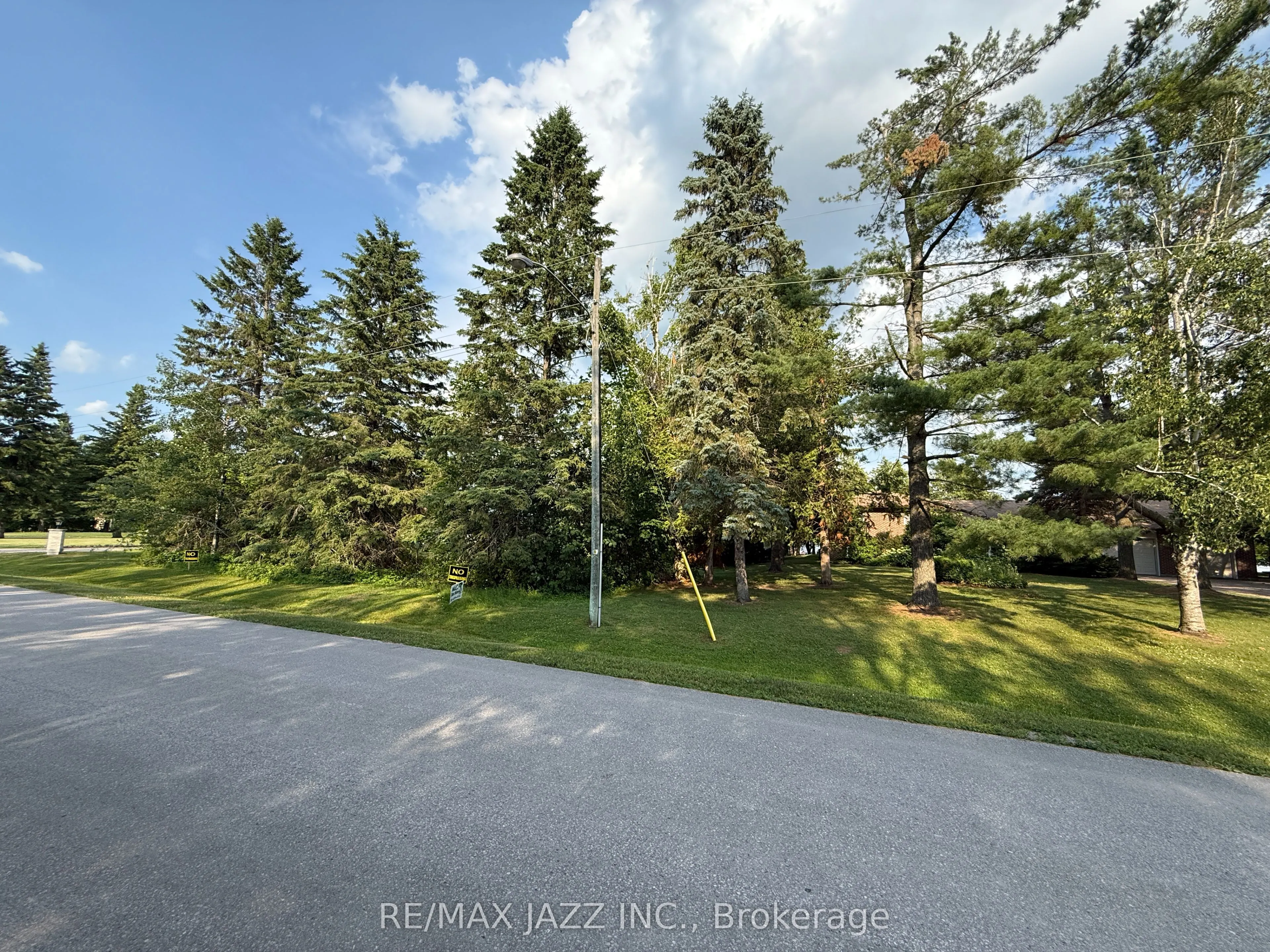 90/92 Pinewood Boulevard