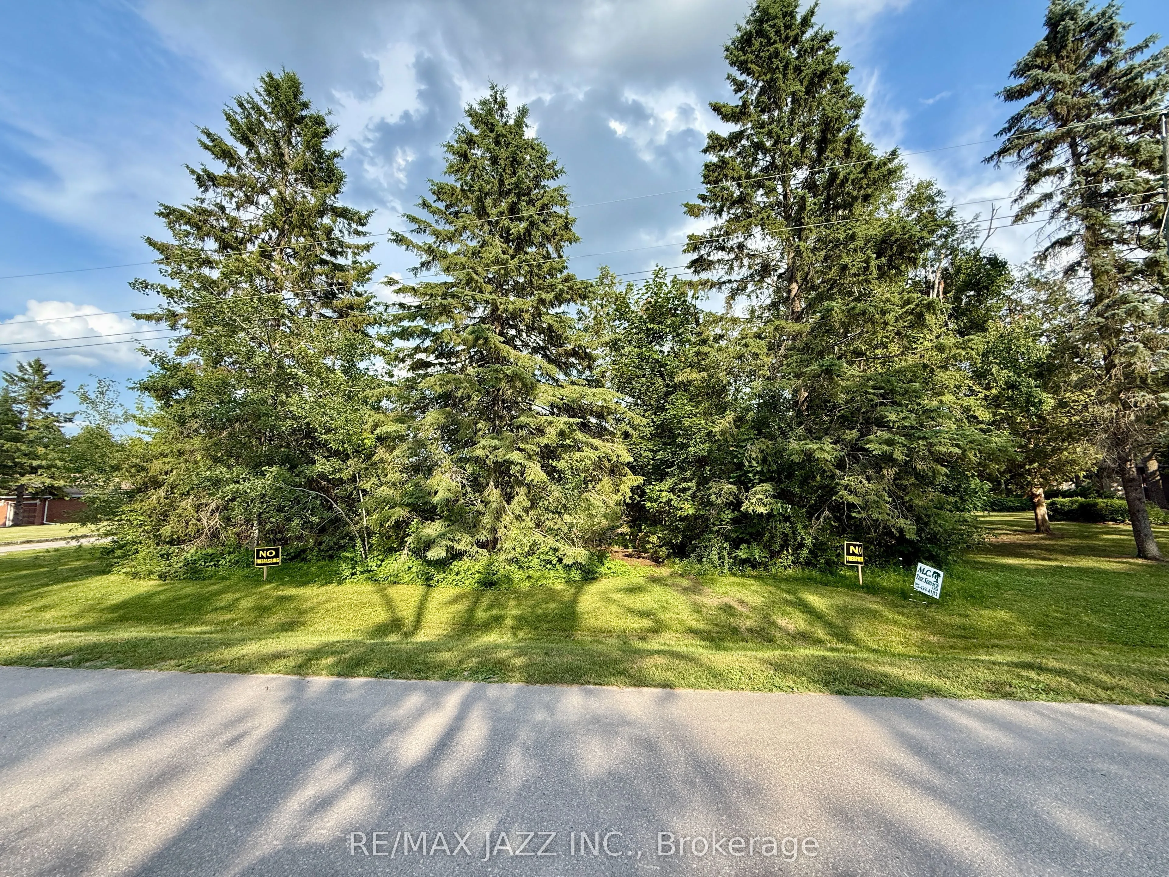 90/92 Pinewood Boulevard