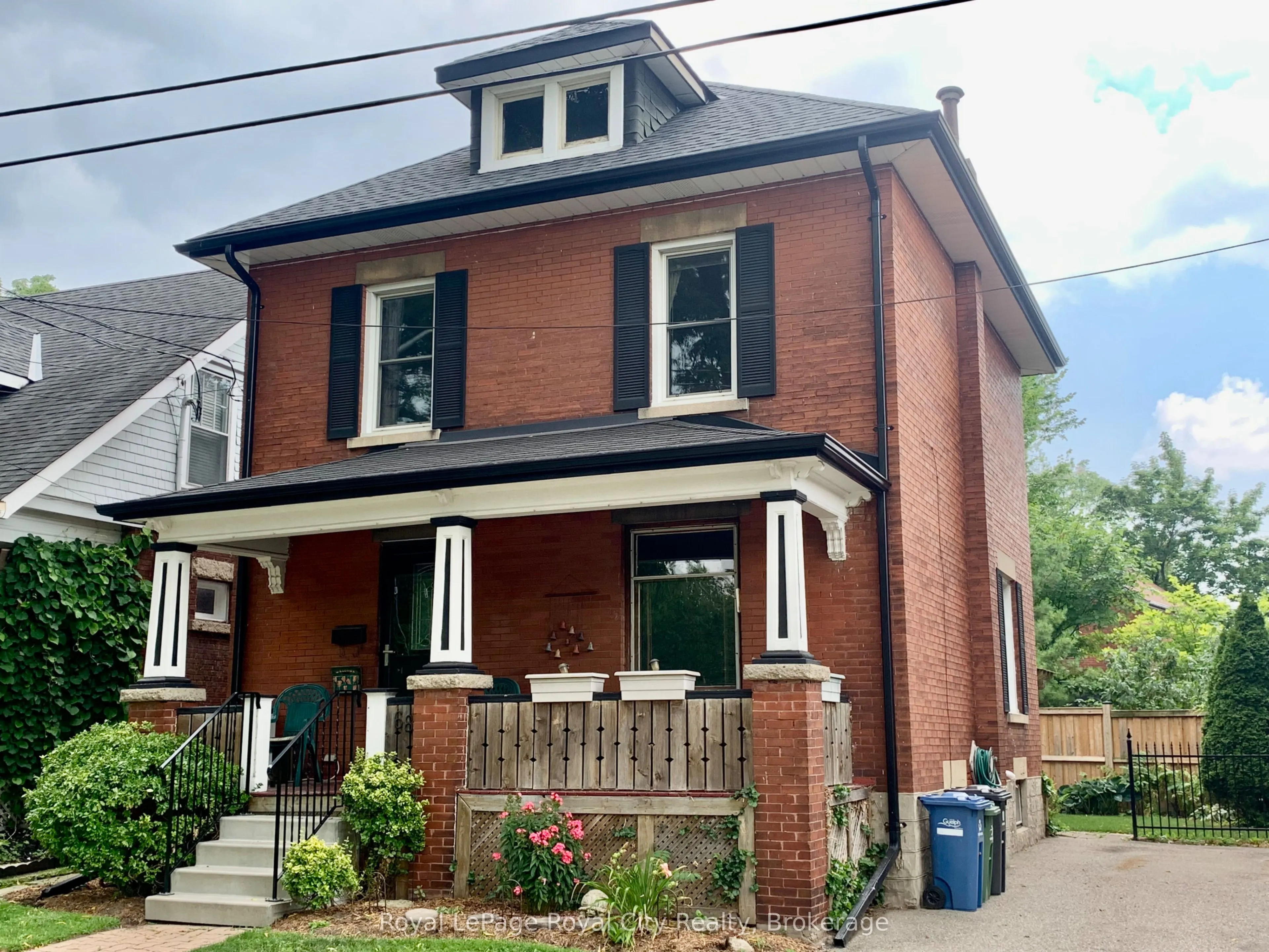 68 Robinson Avenue
