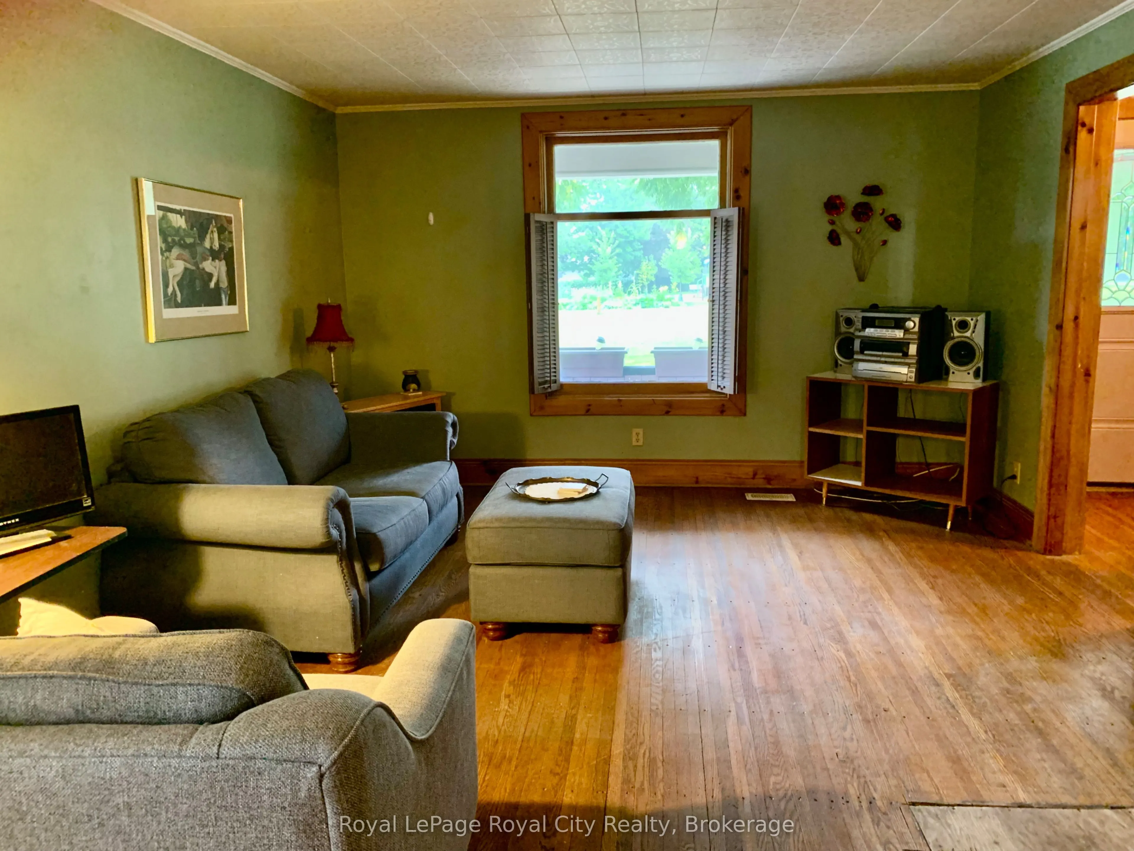 68 Robinson Avenue