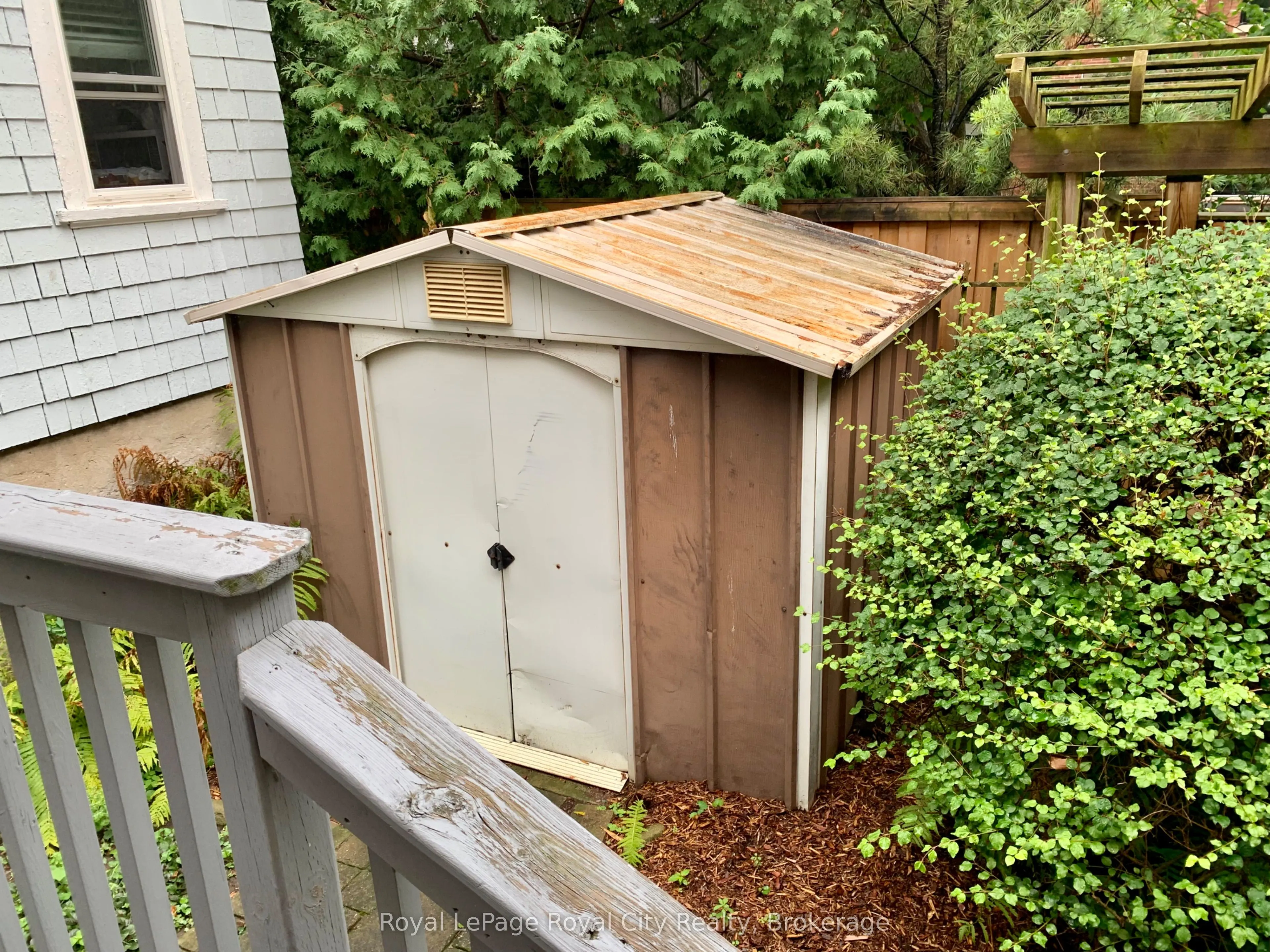 68 Robinson Avenue