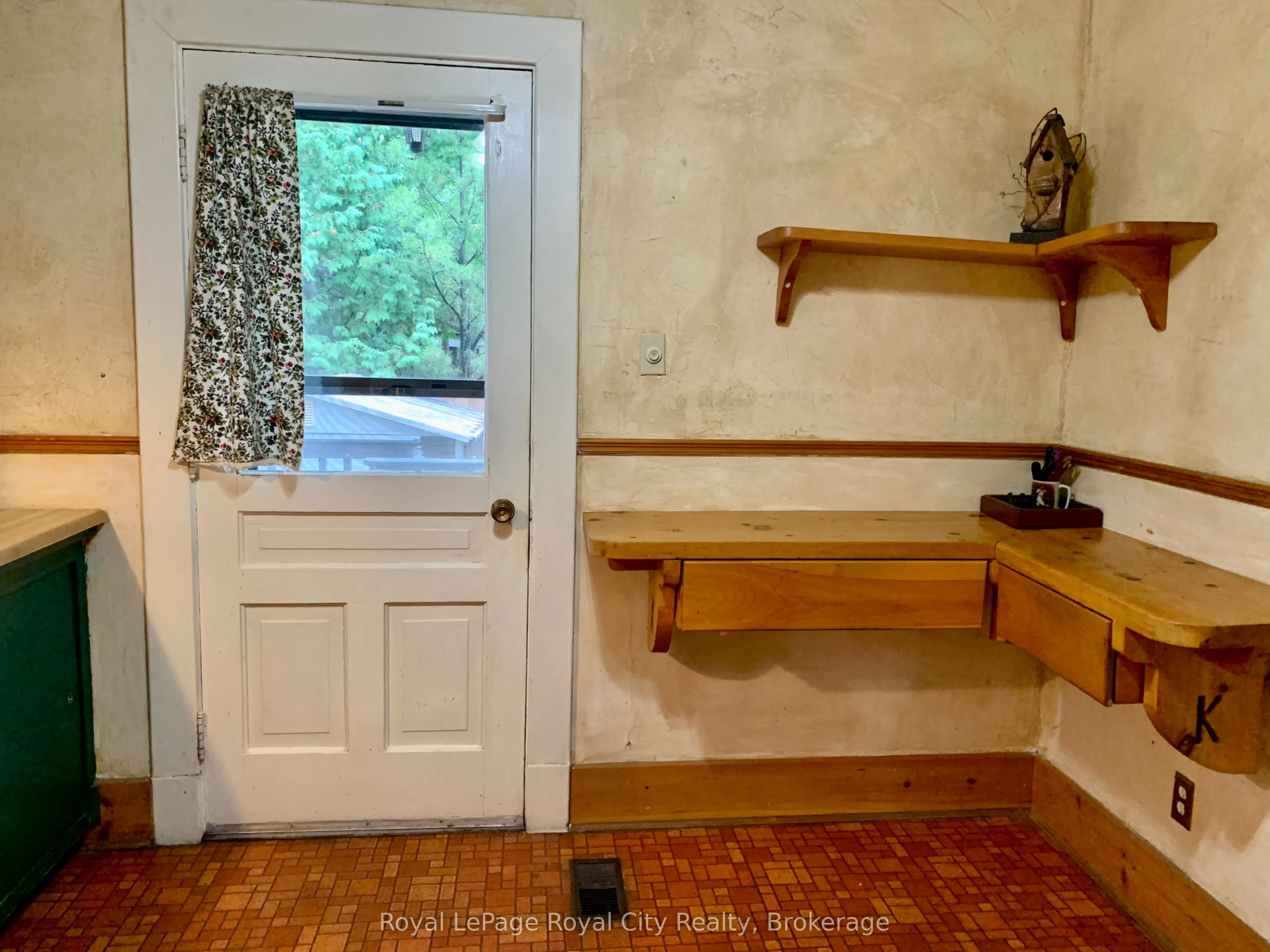 68 Robinson Avenue