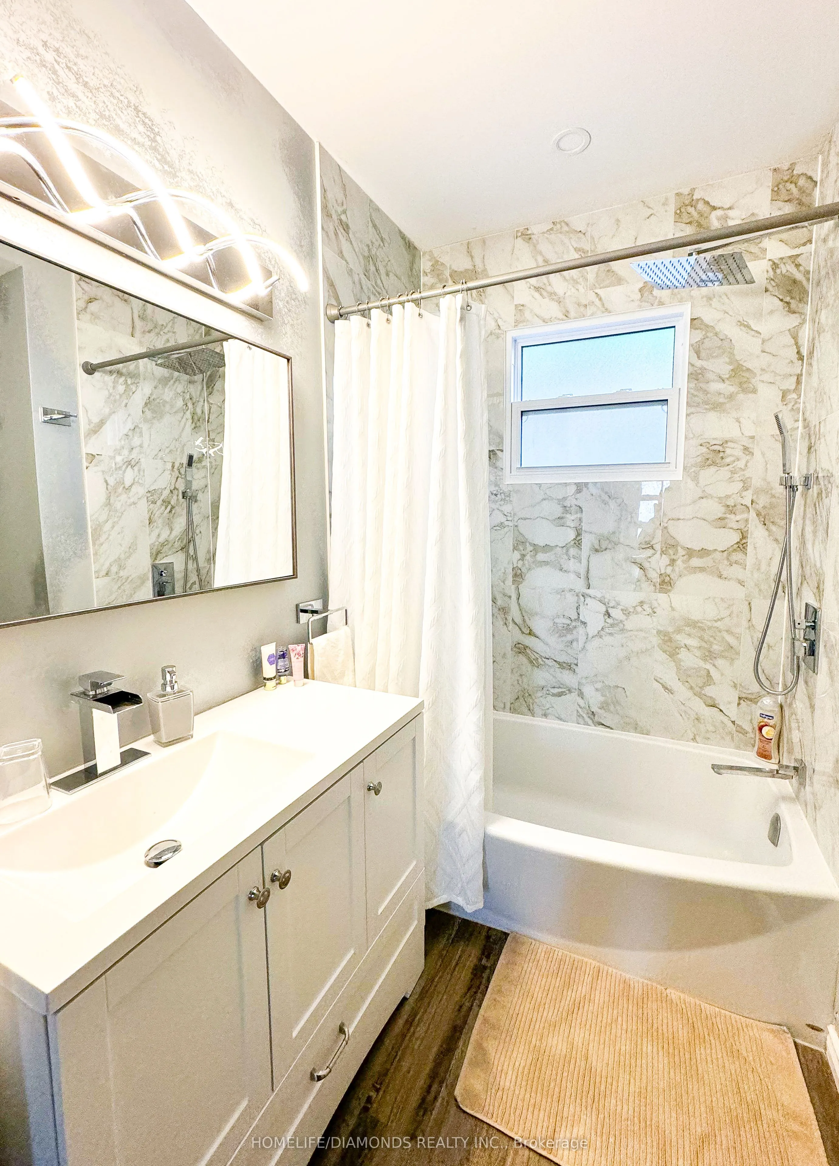6178 DRUMMOND Road, #UPPER