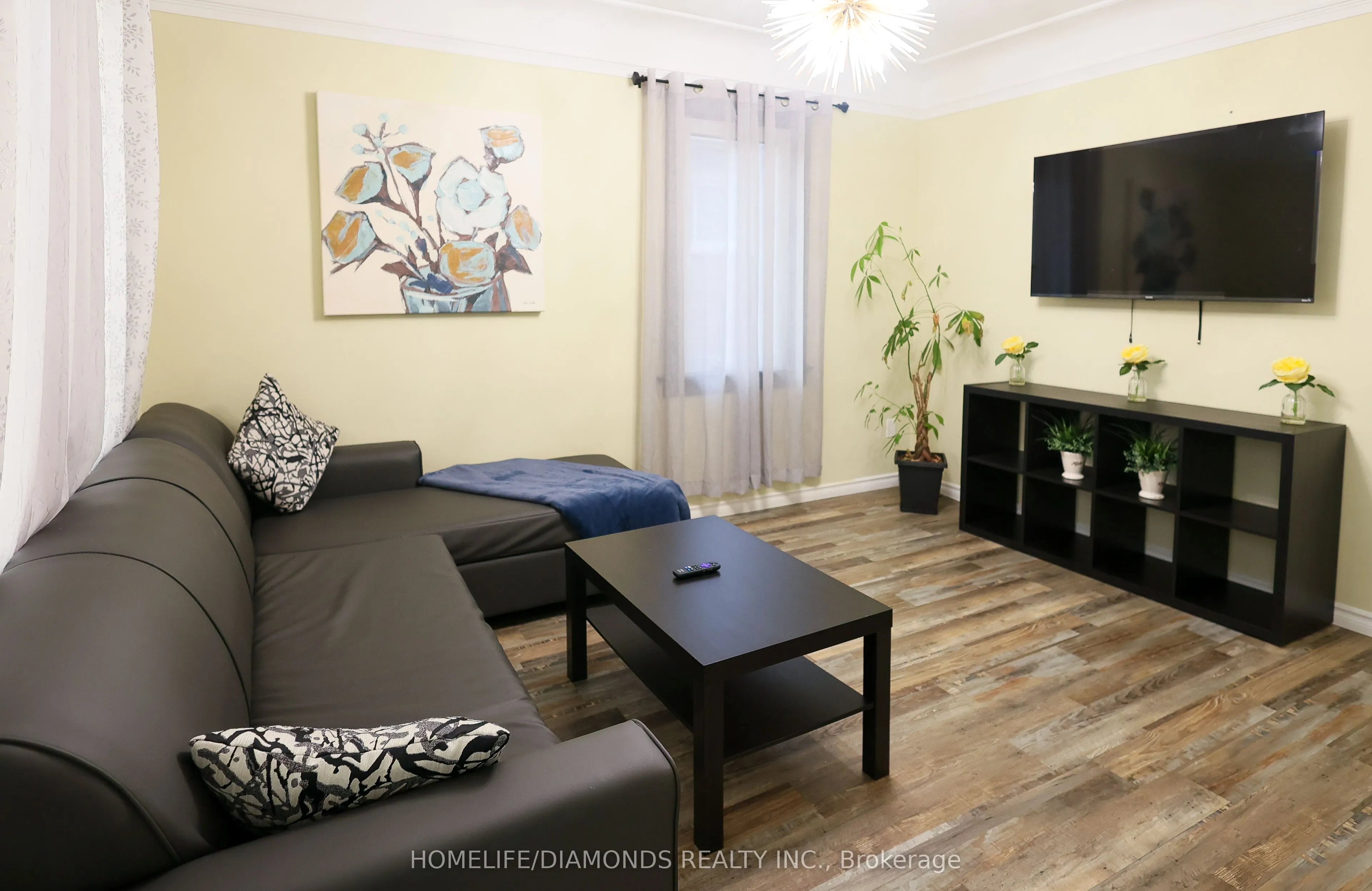 6178 DRUMMOND Road, #UPPER