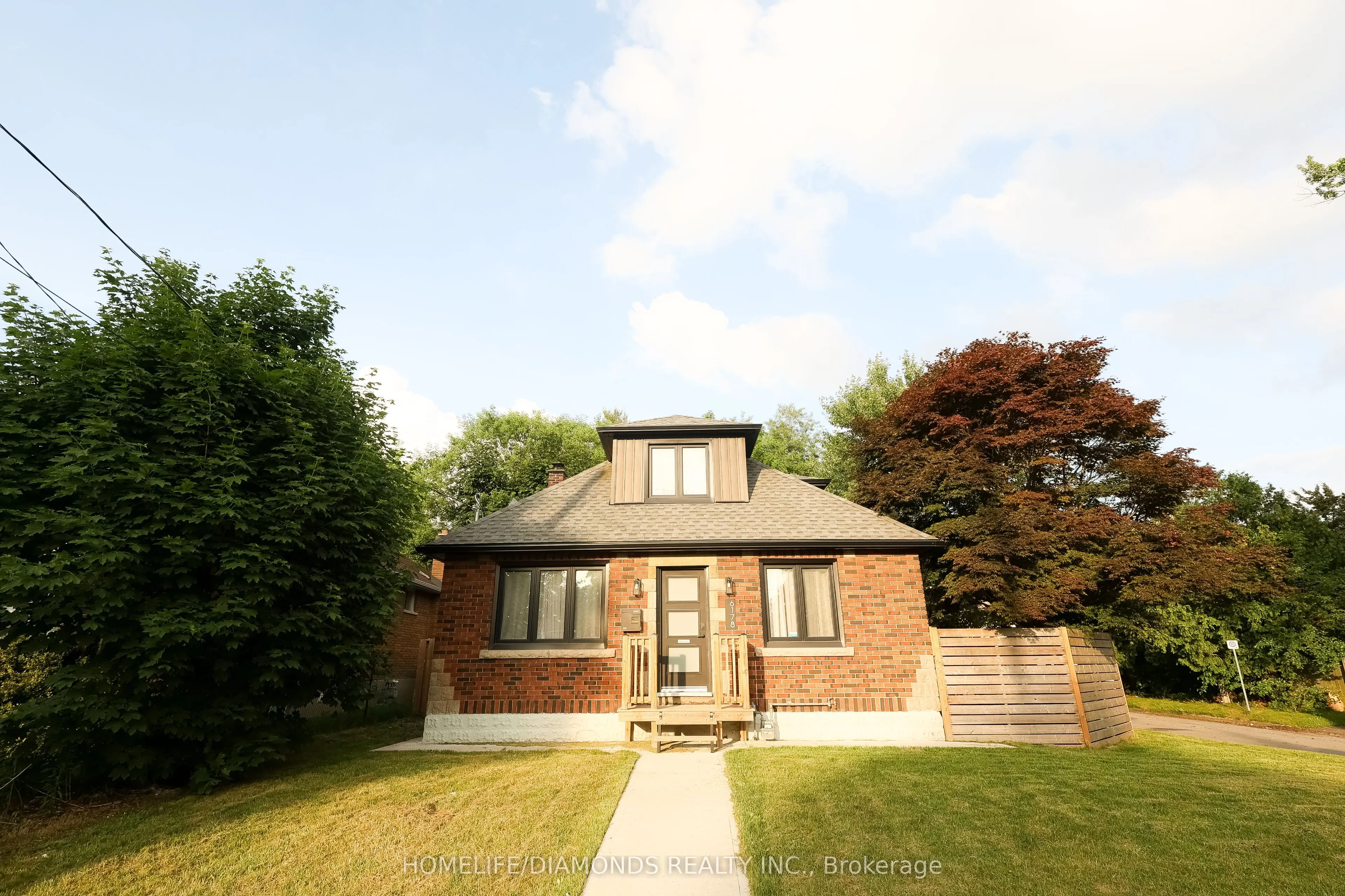 6178 DRUMMOND Road, #UPPER