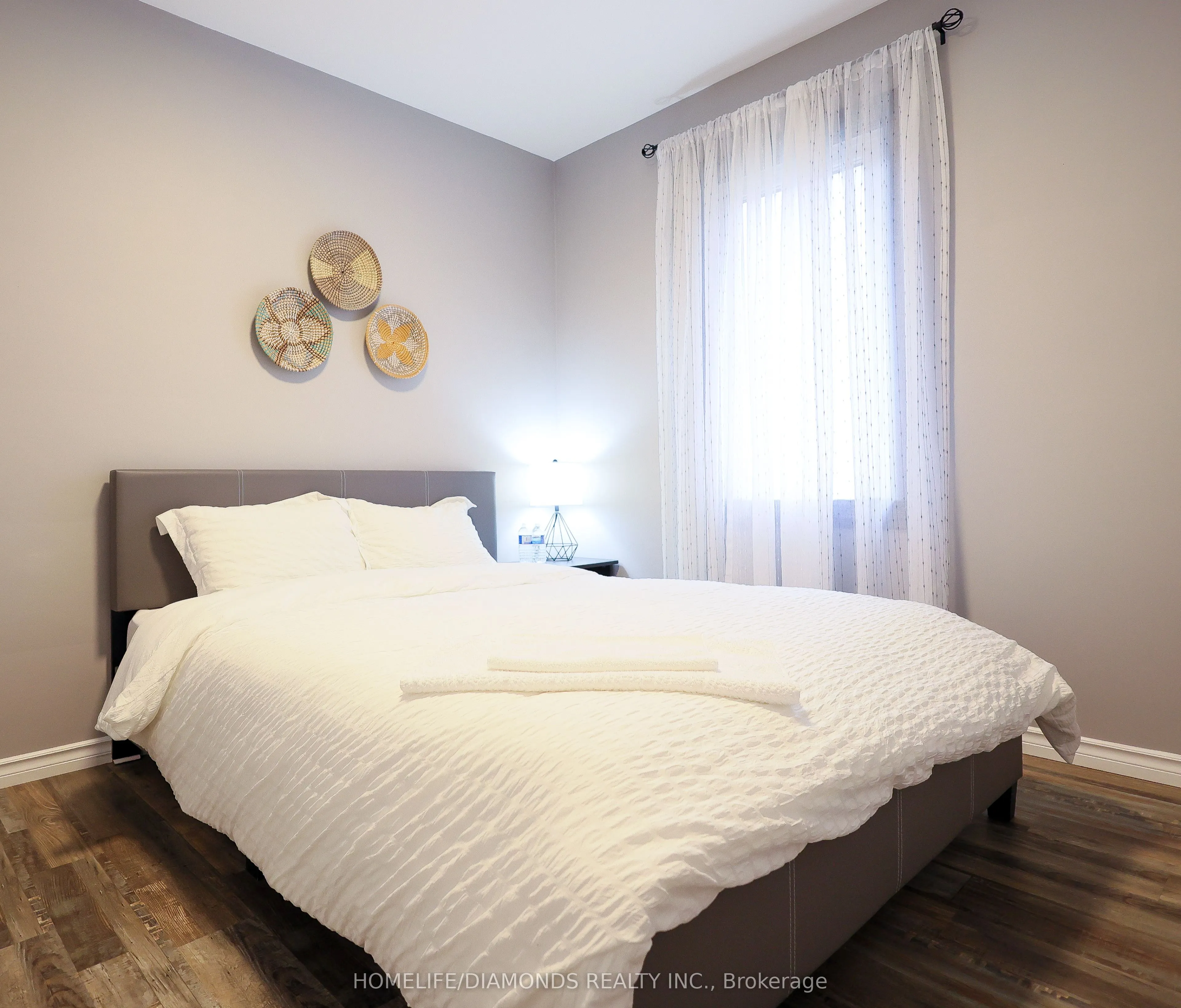 6178 DRUMMOND Road, #UPPER