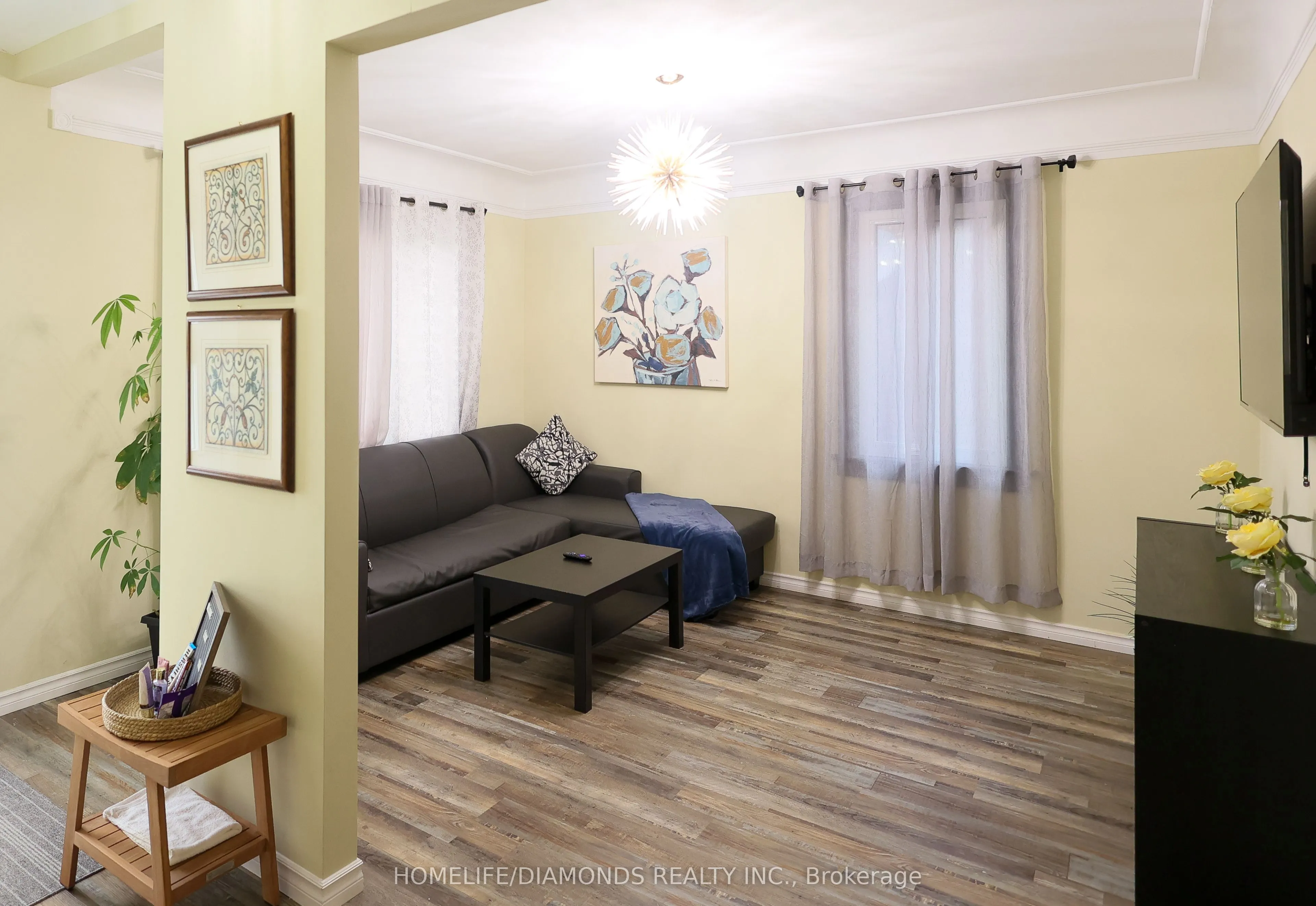 6178 DRUMMOND Road, #UPPER