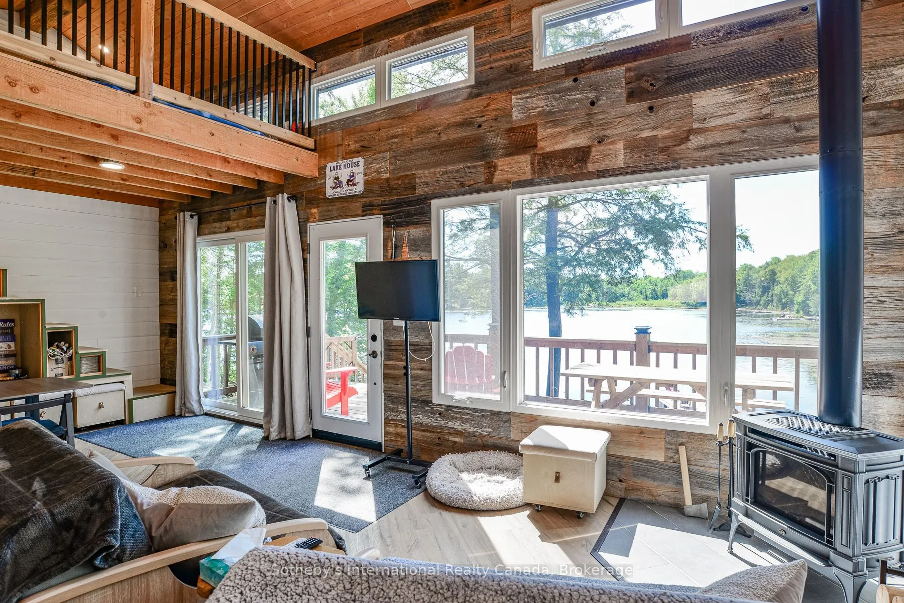 1211 Pluto Trail