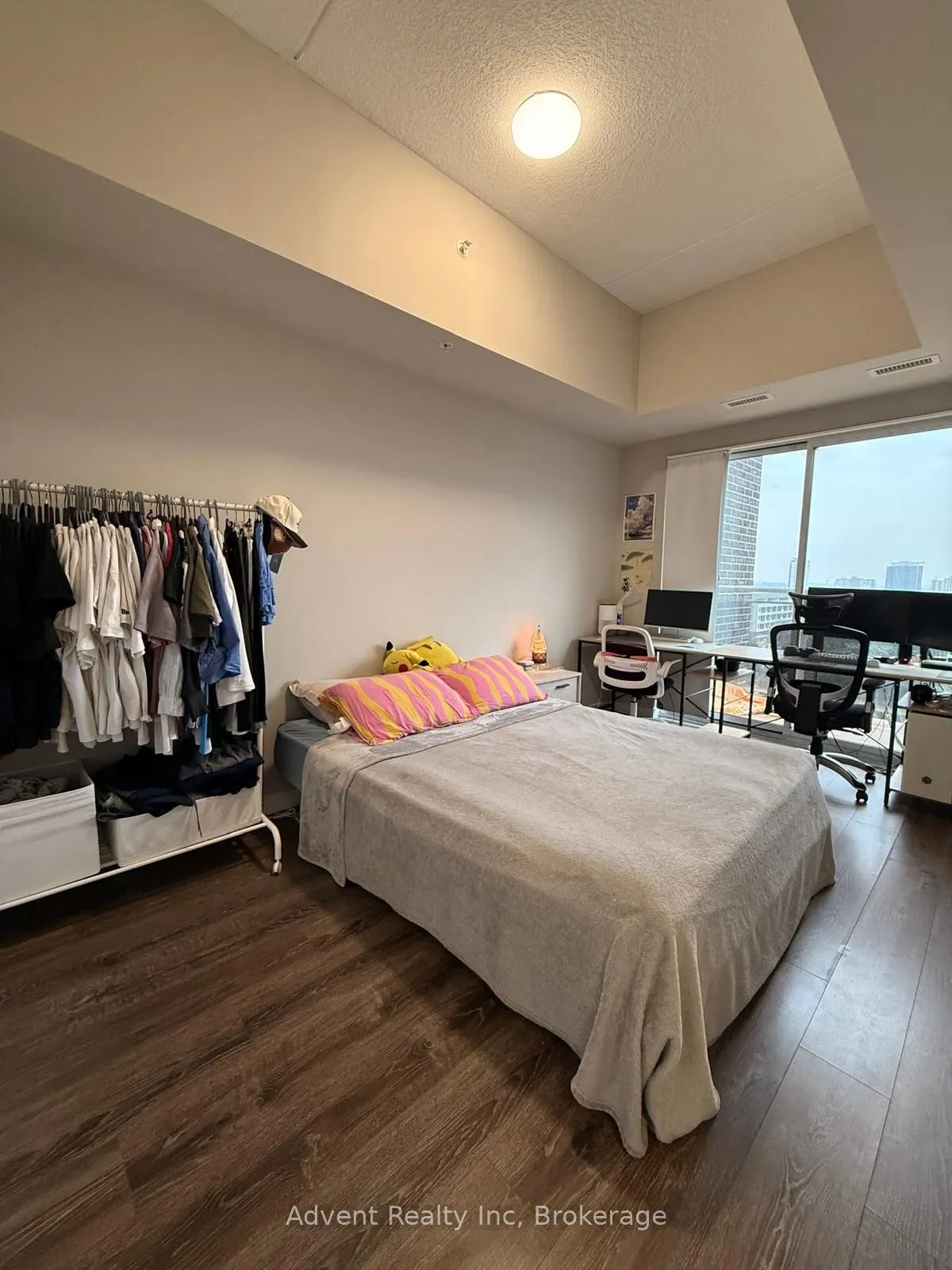 280 Lester Street, #821