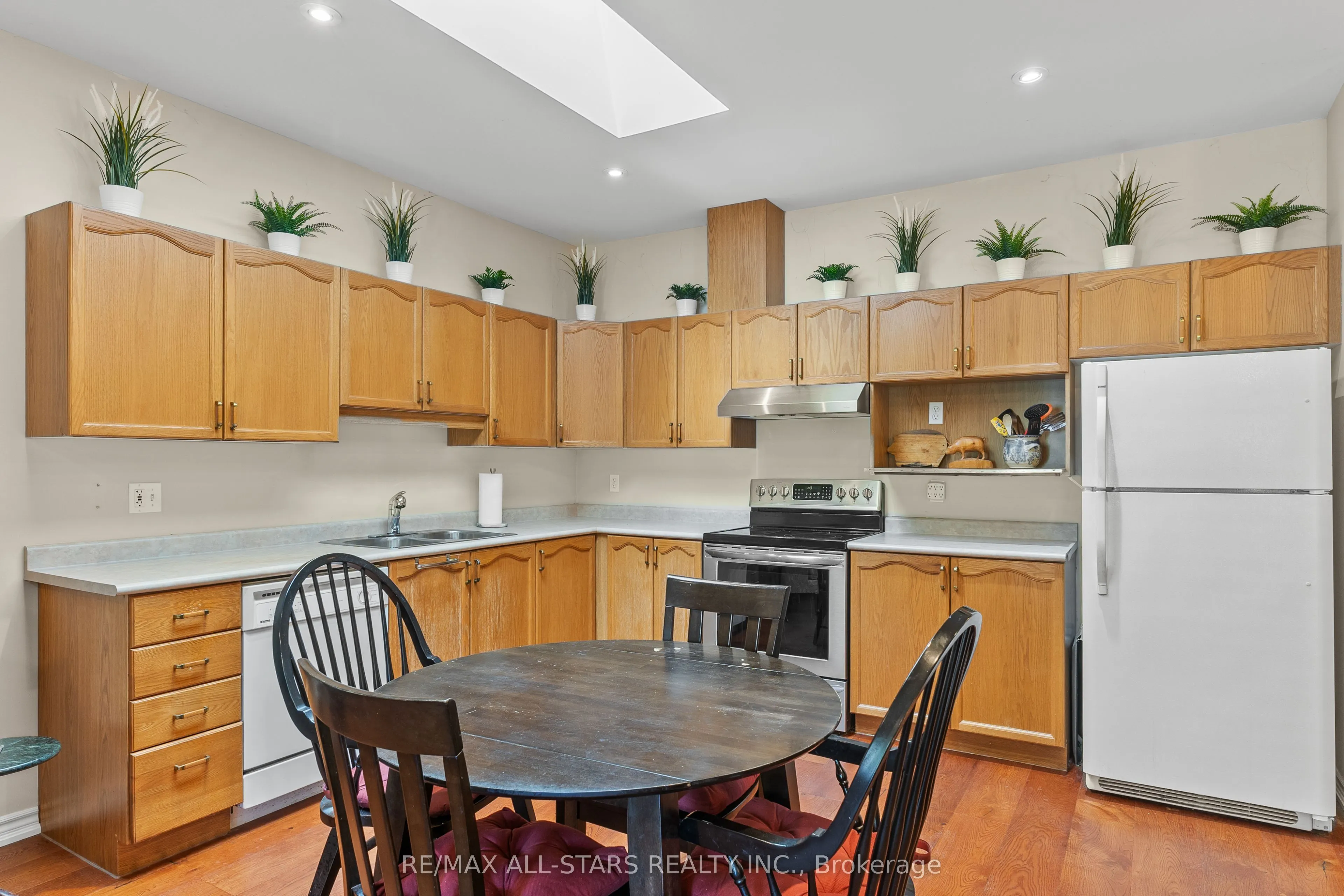 111 colborne Street, #11