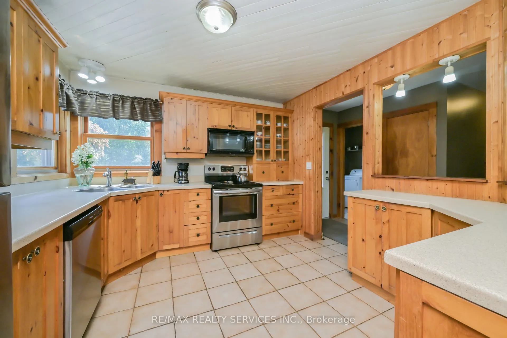5 Cook Crescent