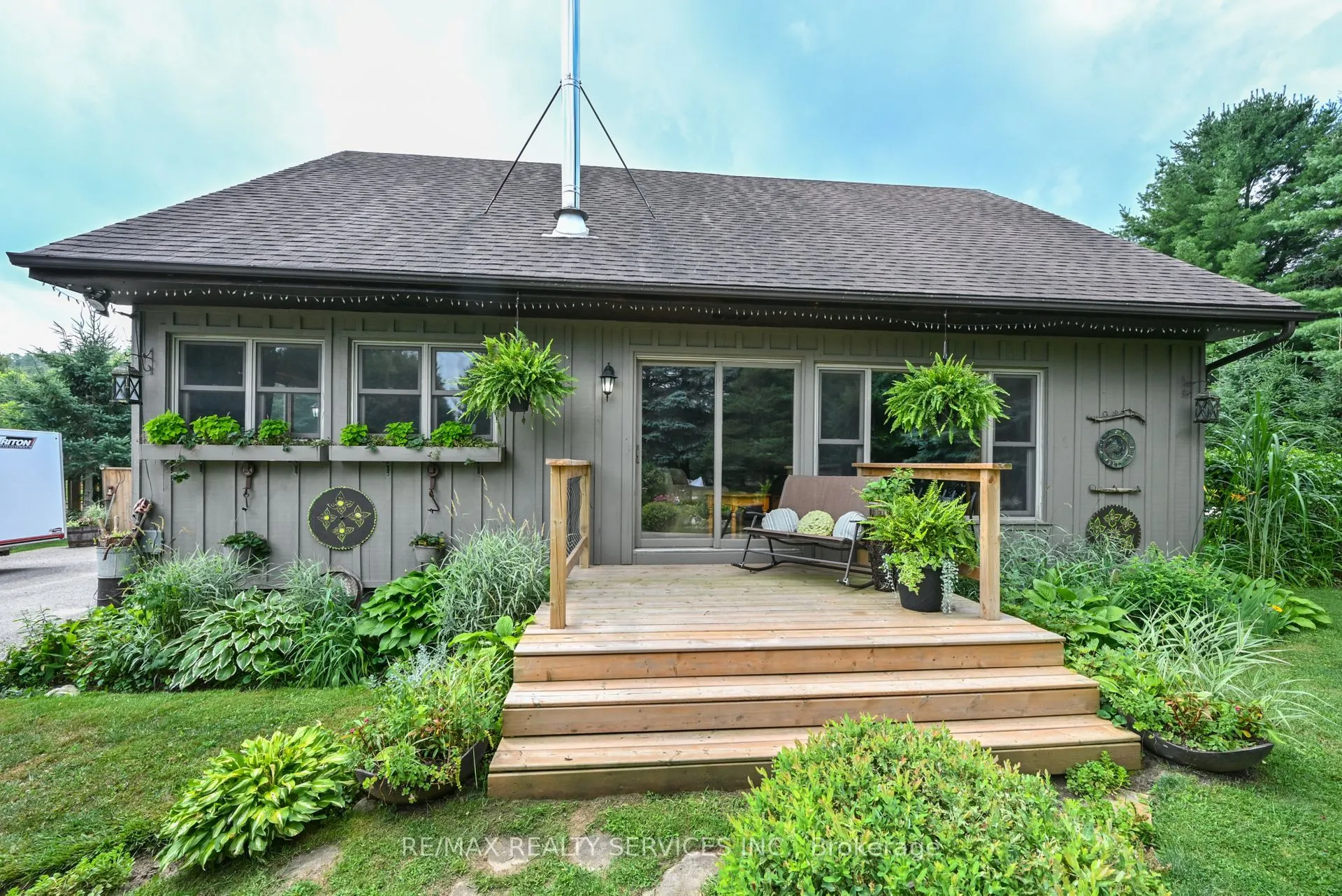 5 Cook Crescent