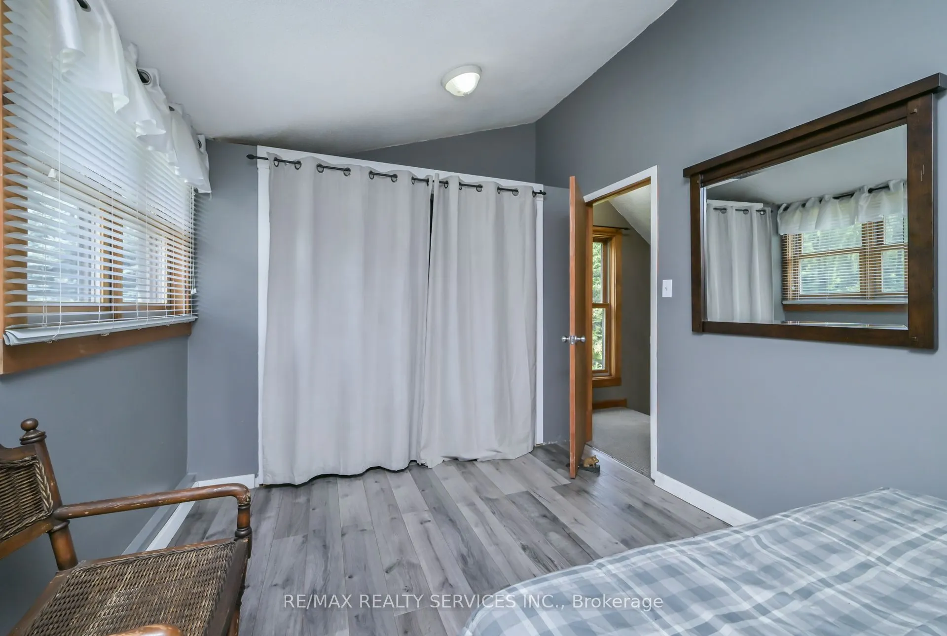 5 Cook Crescent