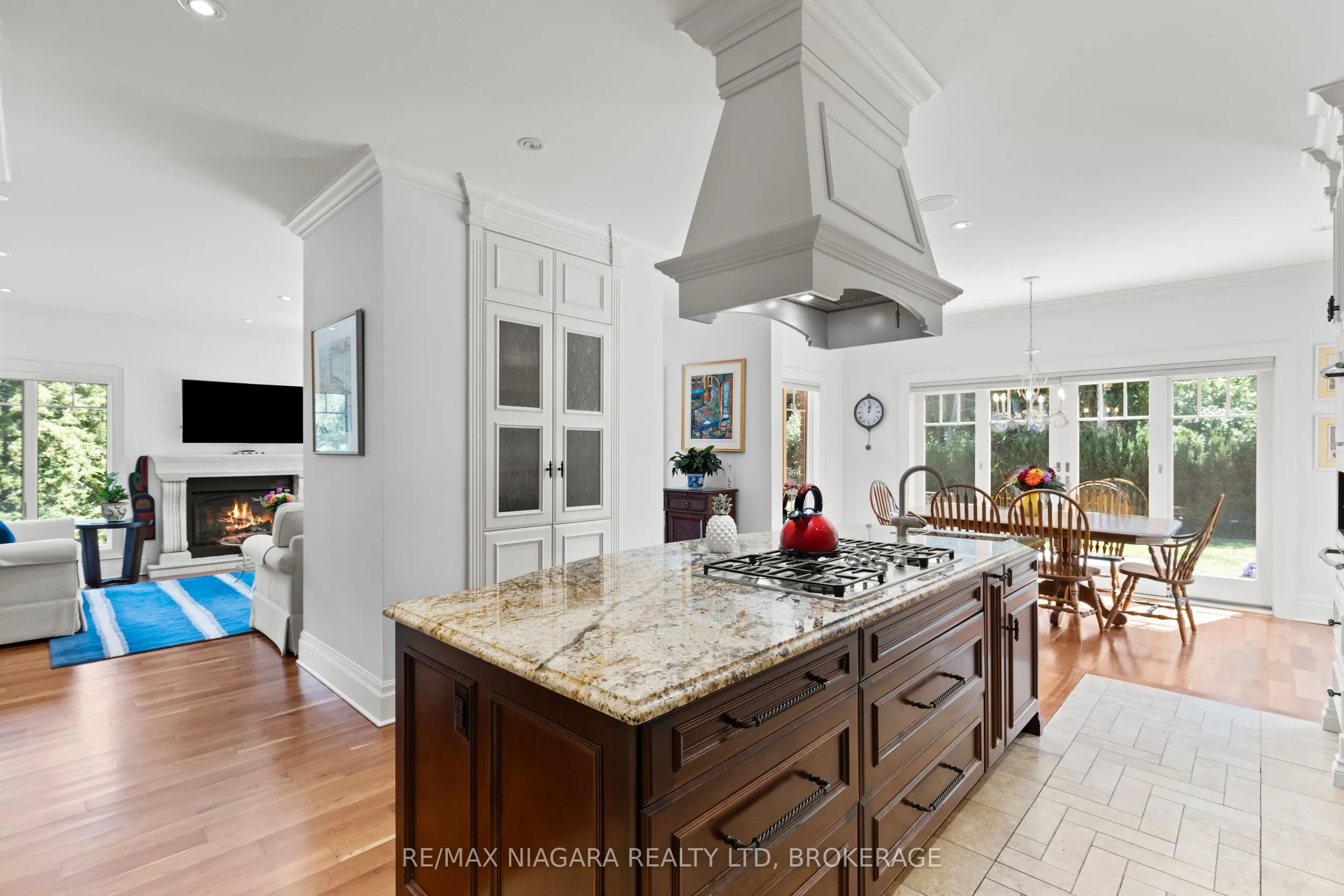 380 NASSAU Street