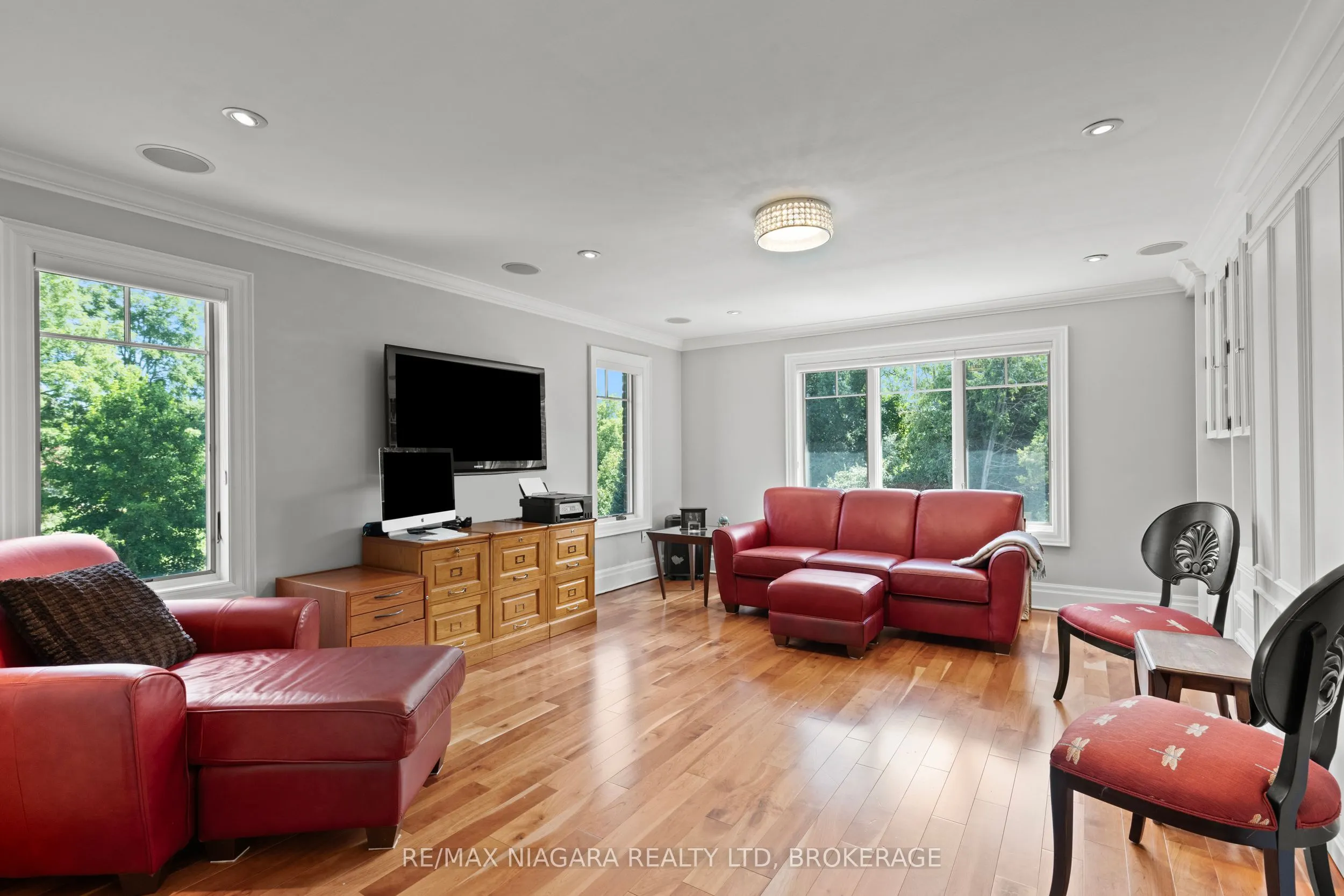 380 NASSAU Street