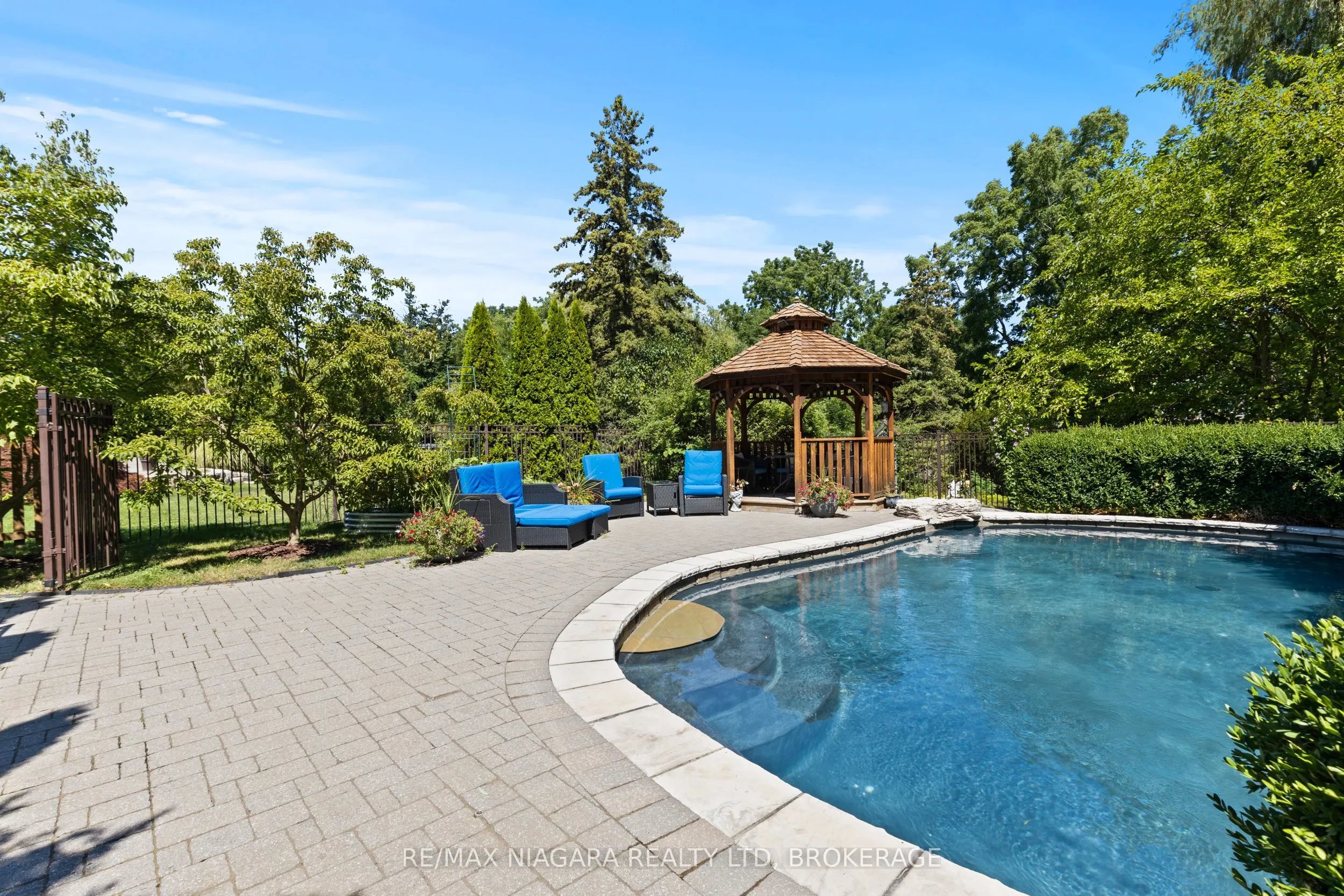 380 NASSAU Street