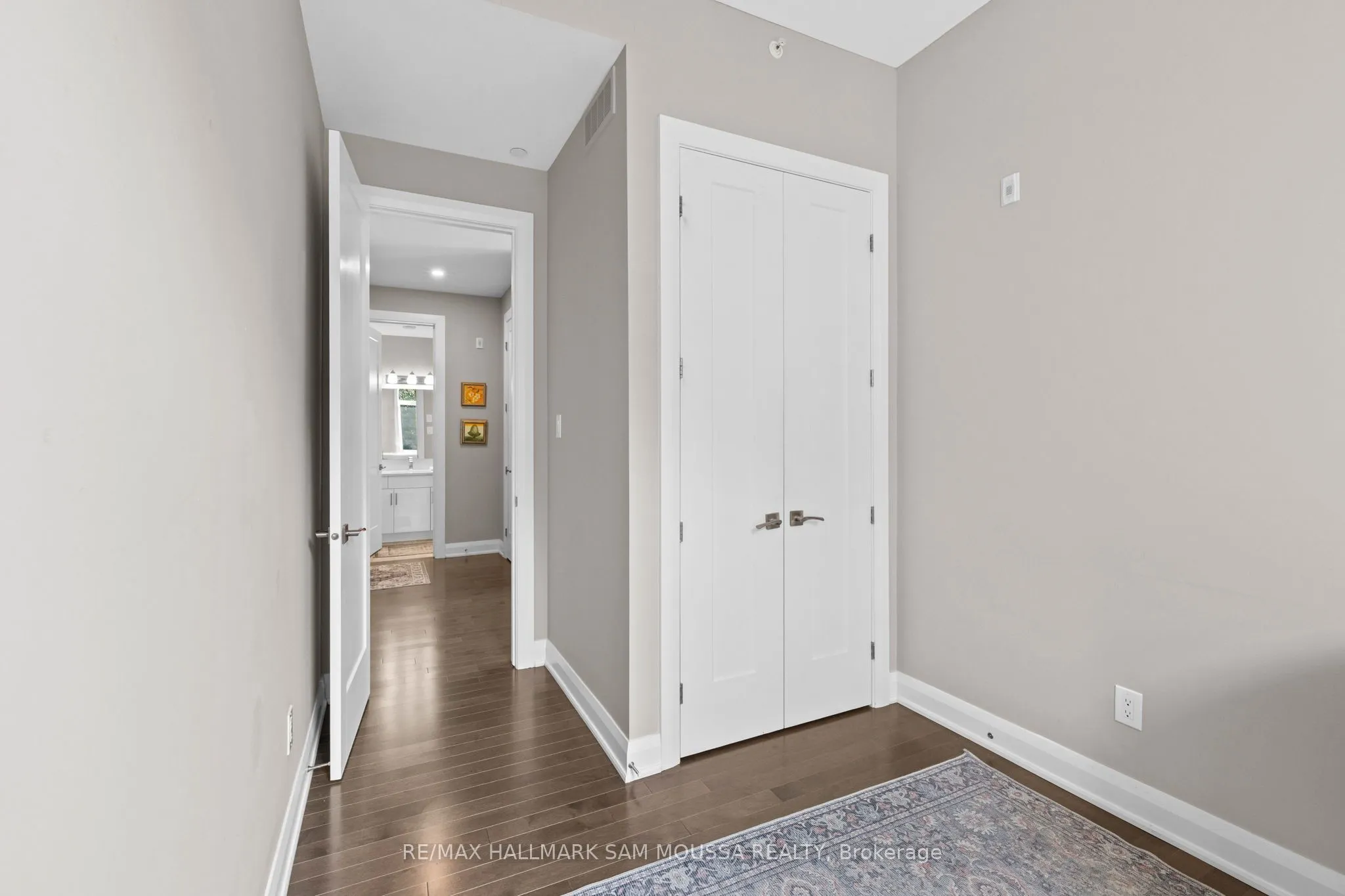 120 Cortile Private, #101