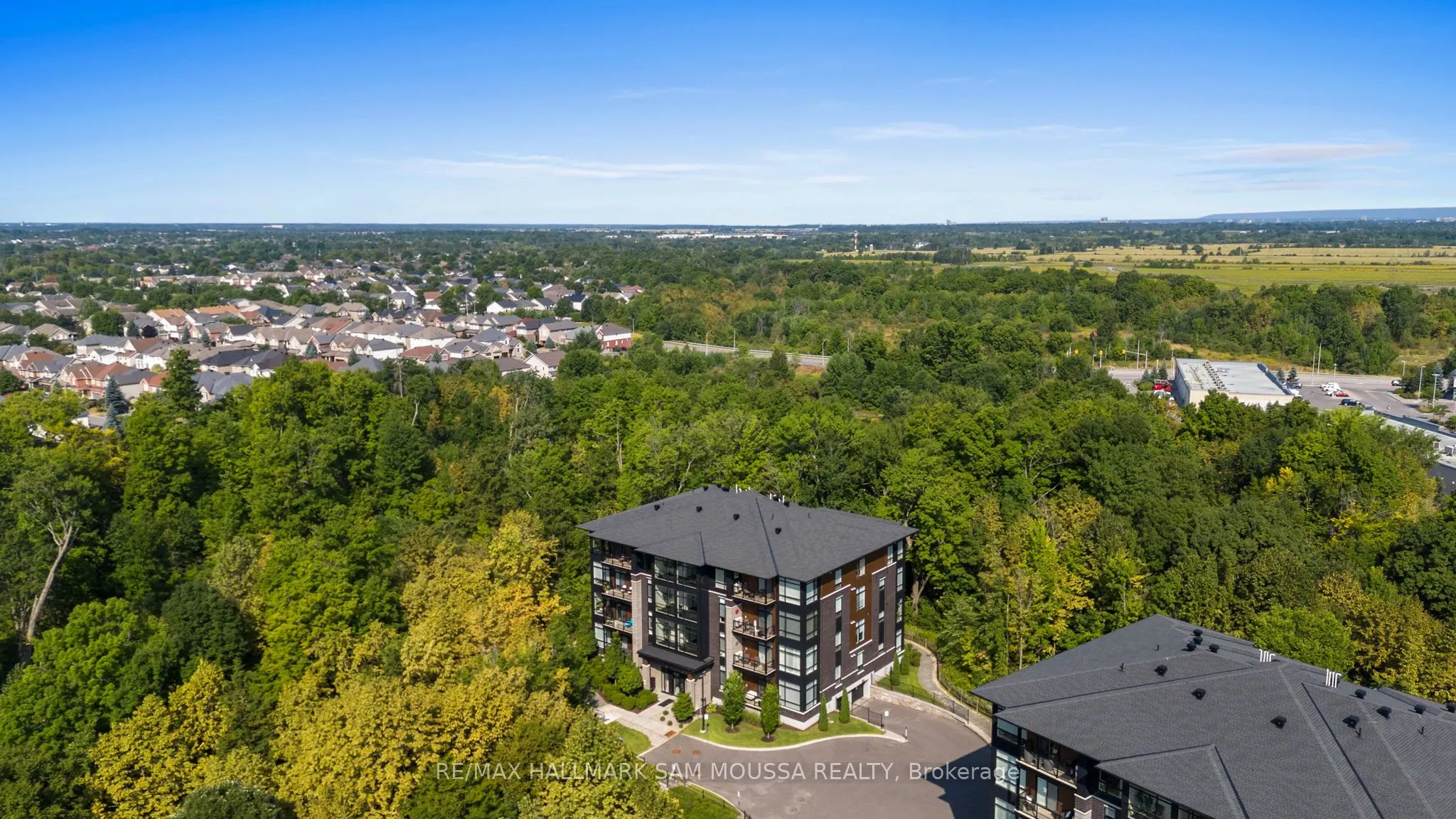 120 Cortile Private, #101